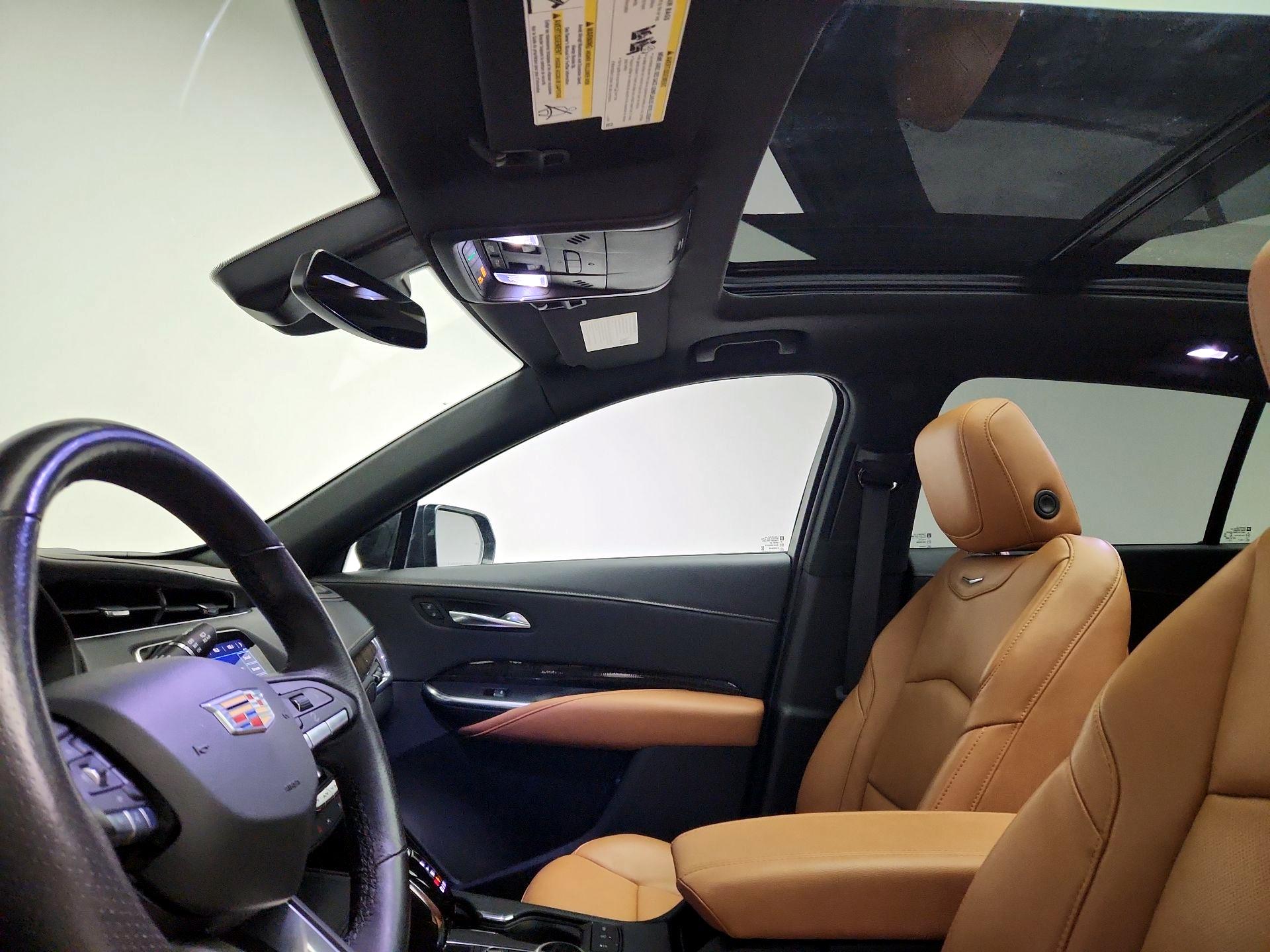 Thumbnail: 2023 Cadillac XT4 - 19