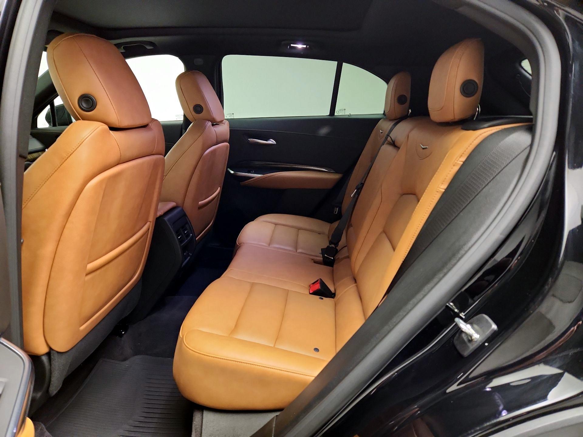 Thumbnail: 2023 Cadillac XT4 - 20
