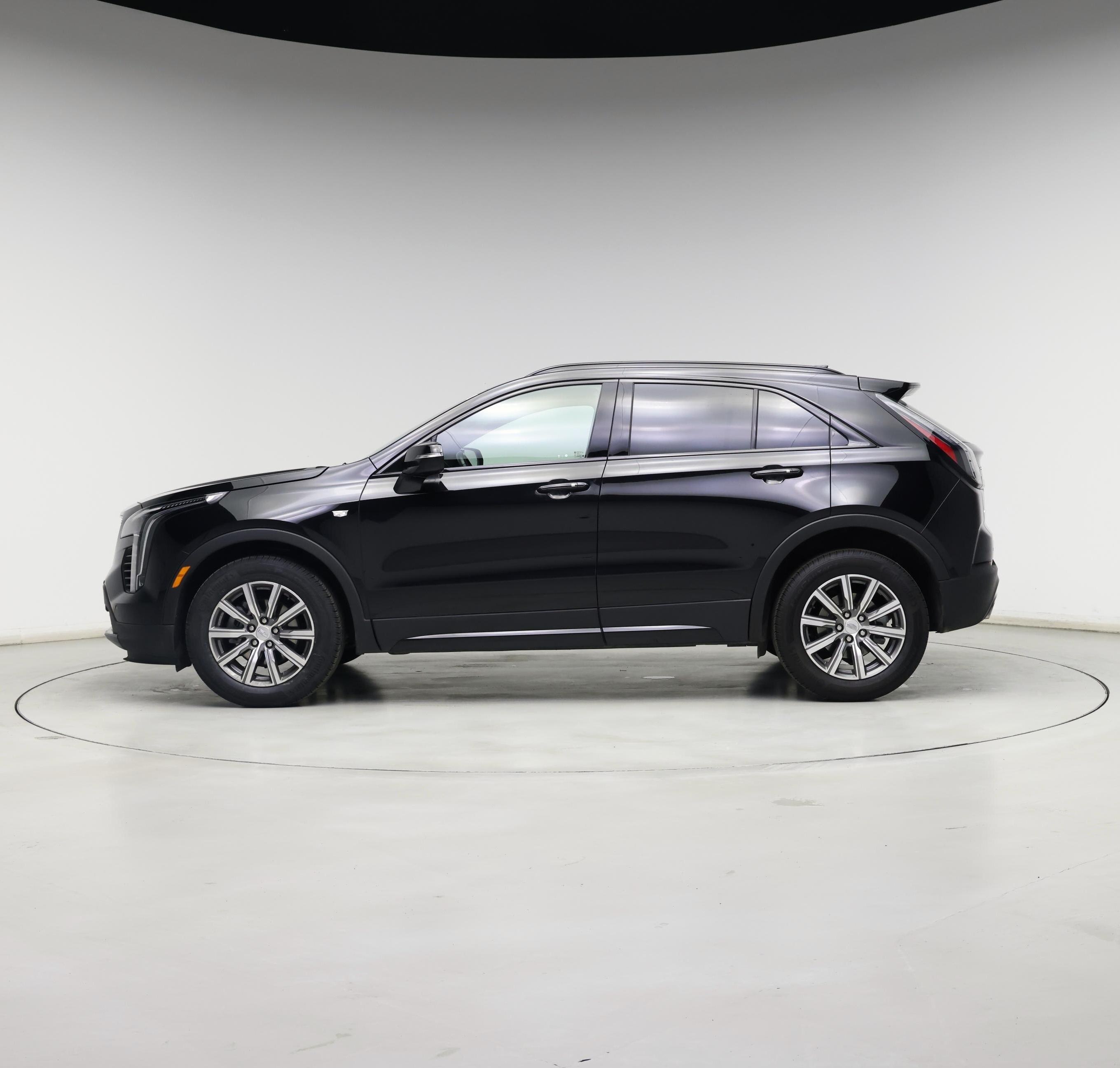Thumbnail: 2023 Cadillac XT4 - 3