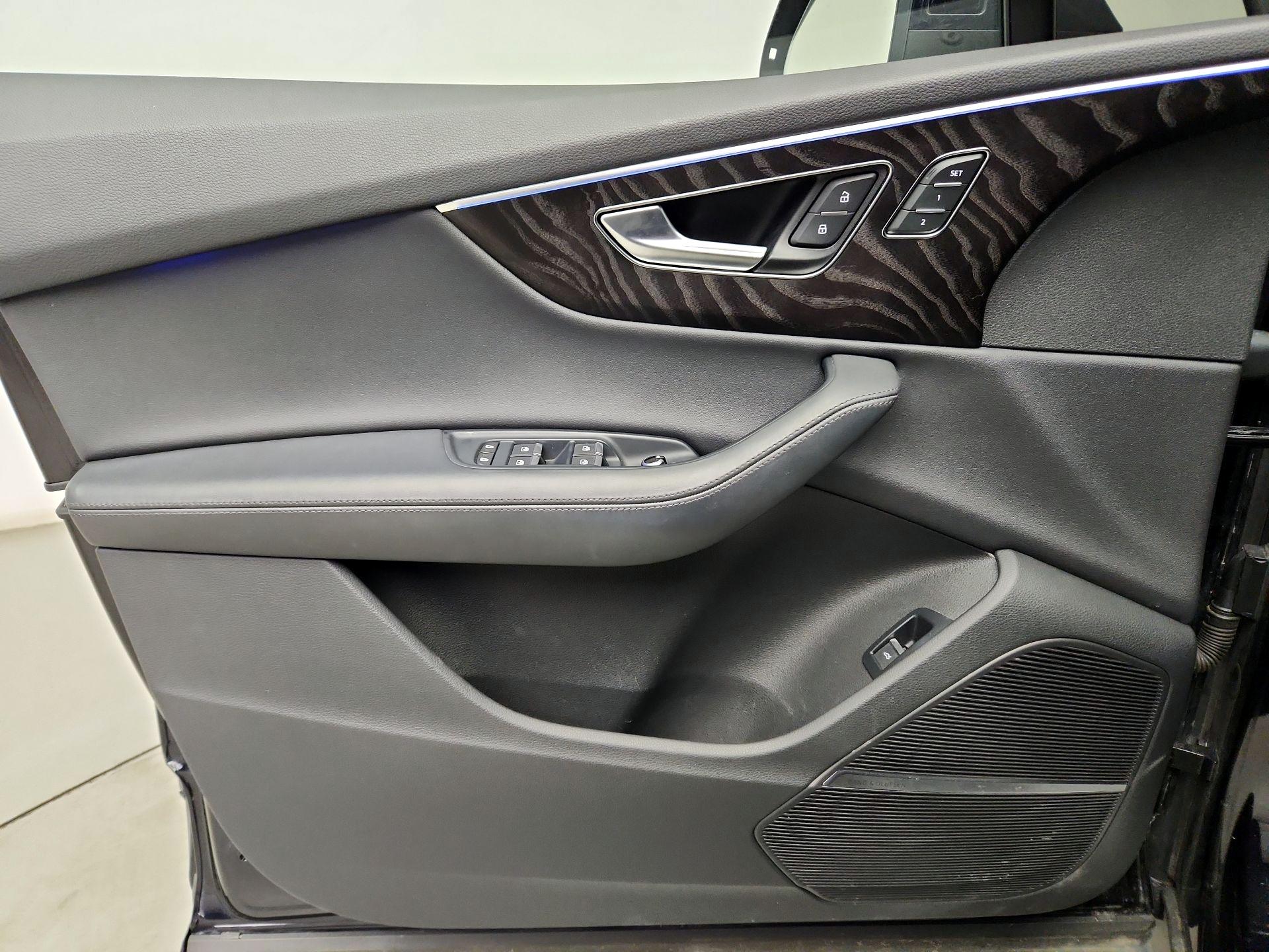 Thumbnail: 2021 Audi Q7 - 12