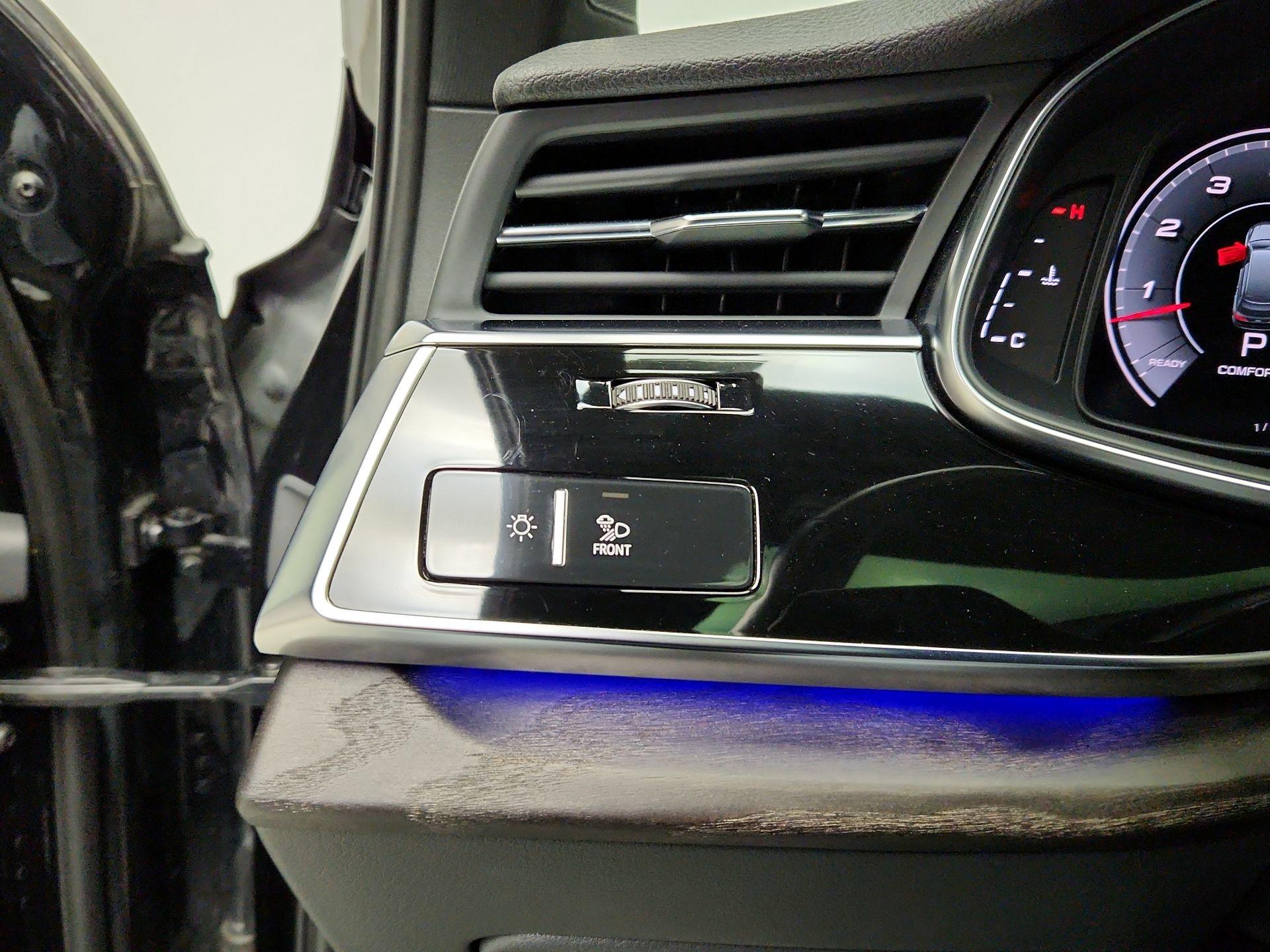 Thumbnail: 2021 Audi Q7 - 13