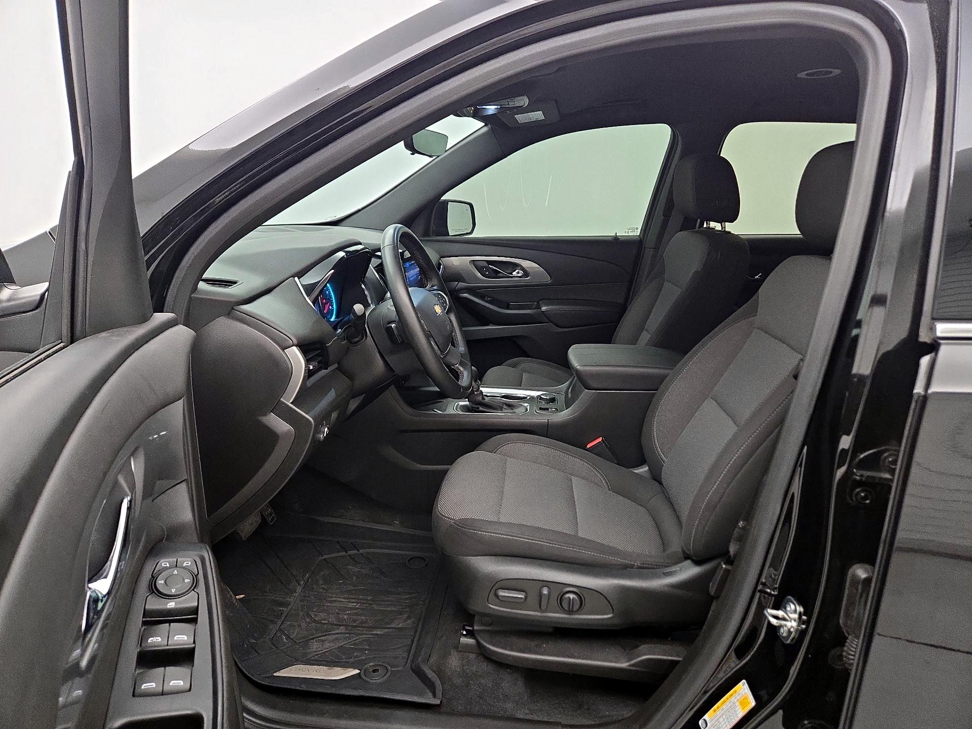 Thumbnail: 2023 Chevrolet Traverse - 11