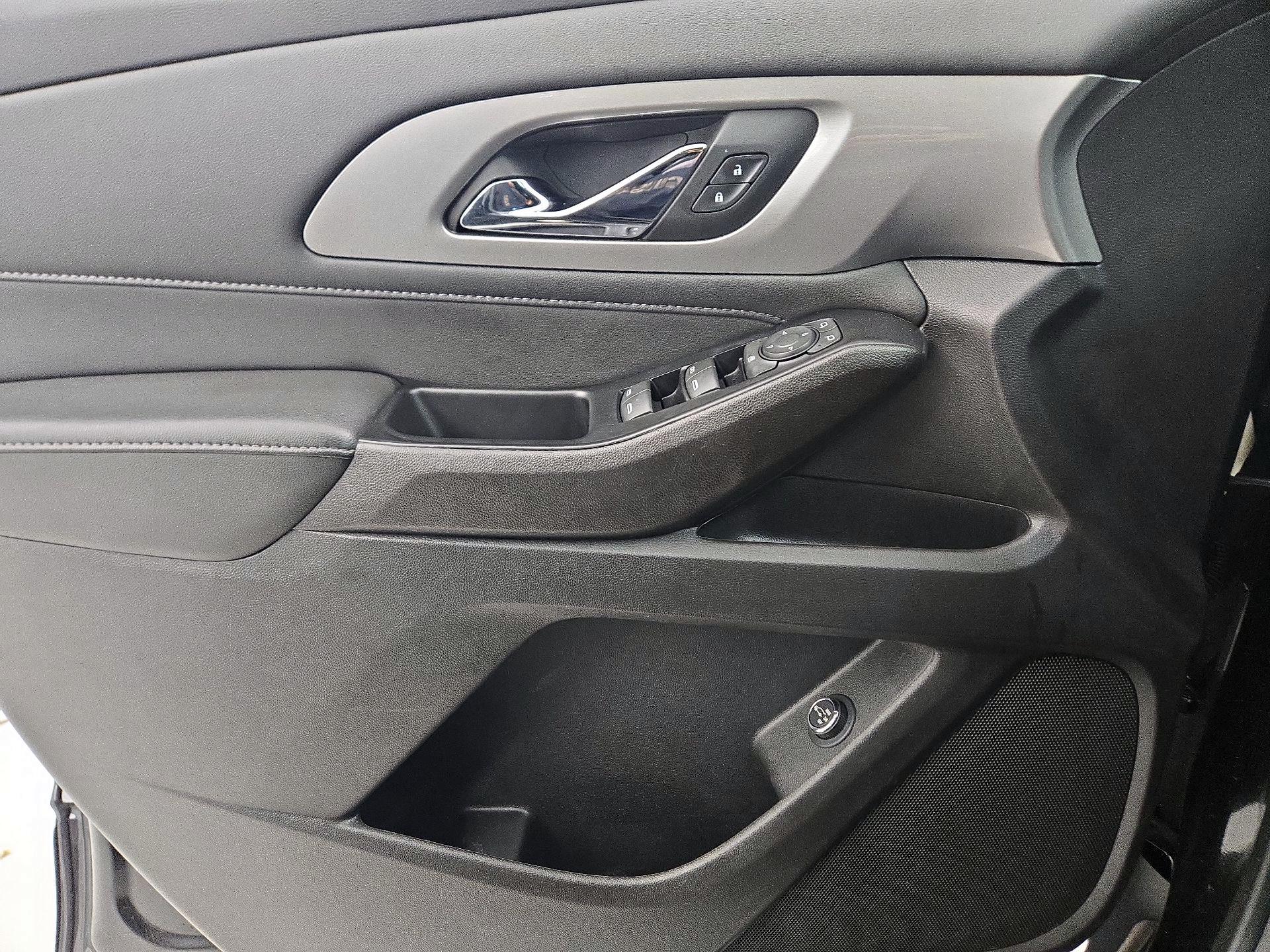 Thumbnail: 2023 Chevrolet Traverse - 12