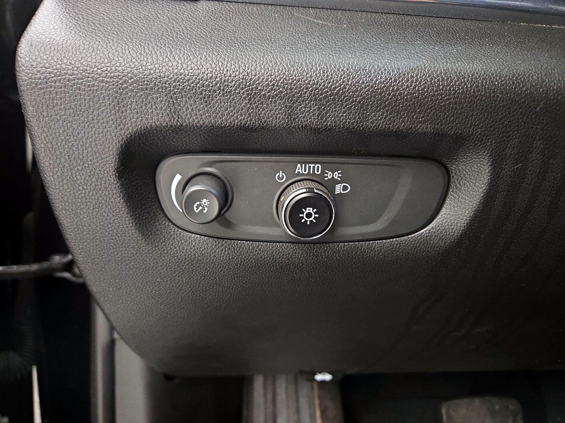 Thumbnail: 2023 Chevrolet Traverse - 13