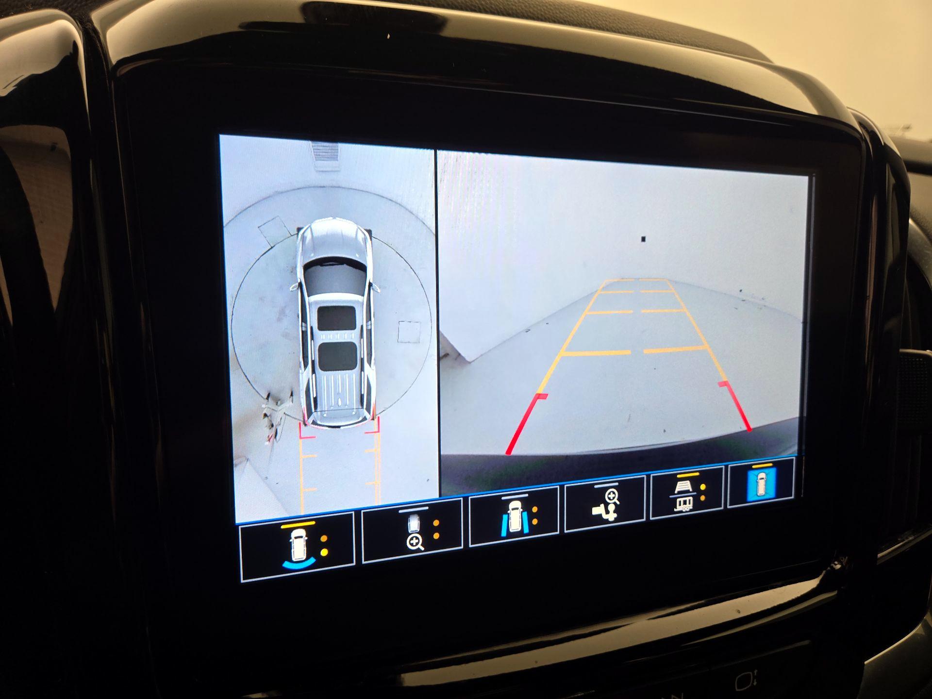 Thumbnail: 2023 Chevrolet Traverse - 14