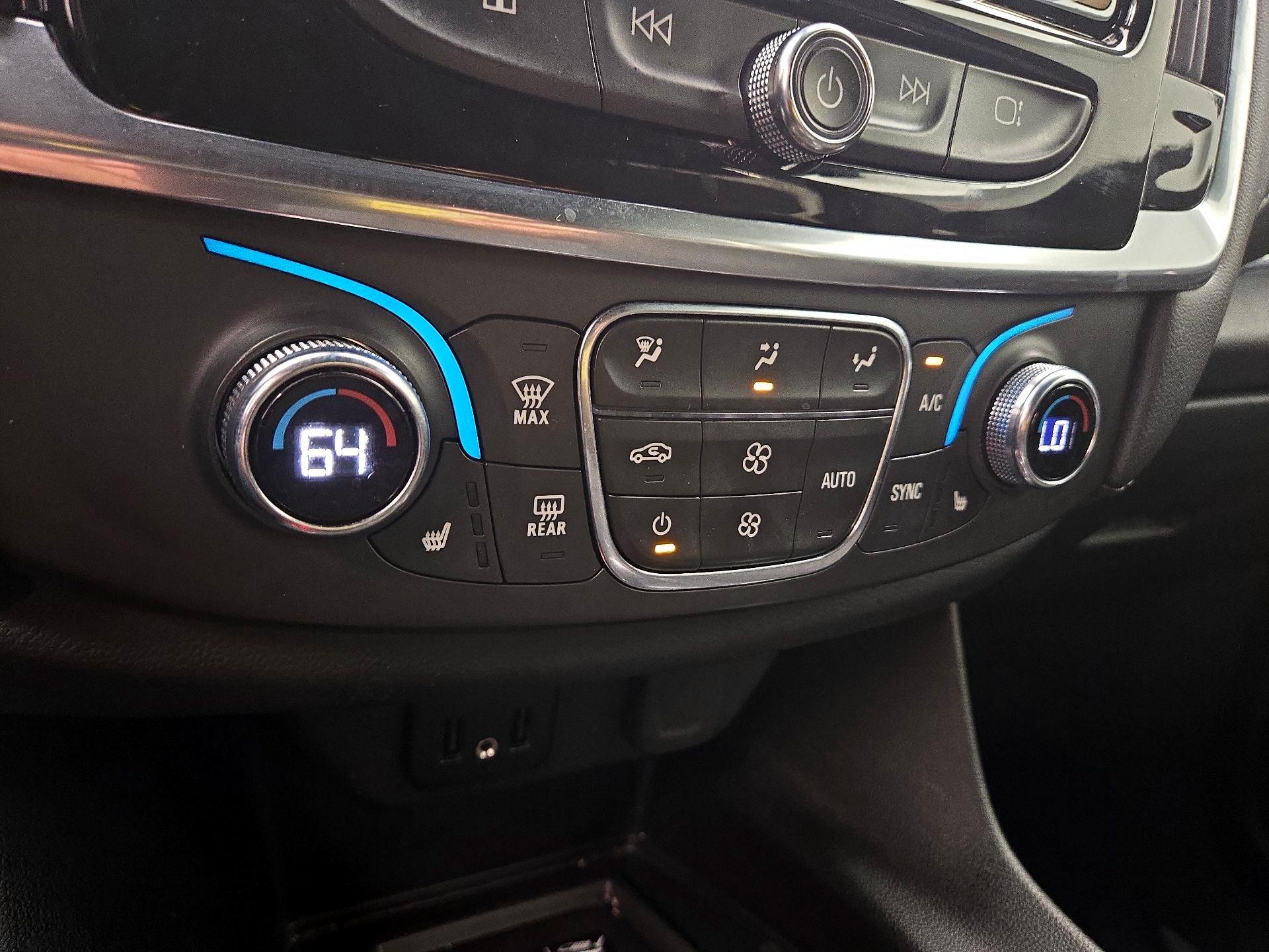 Thumbnail: 2023 Chevrolet Traverse - 16