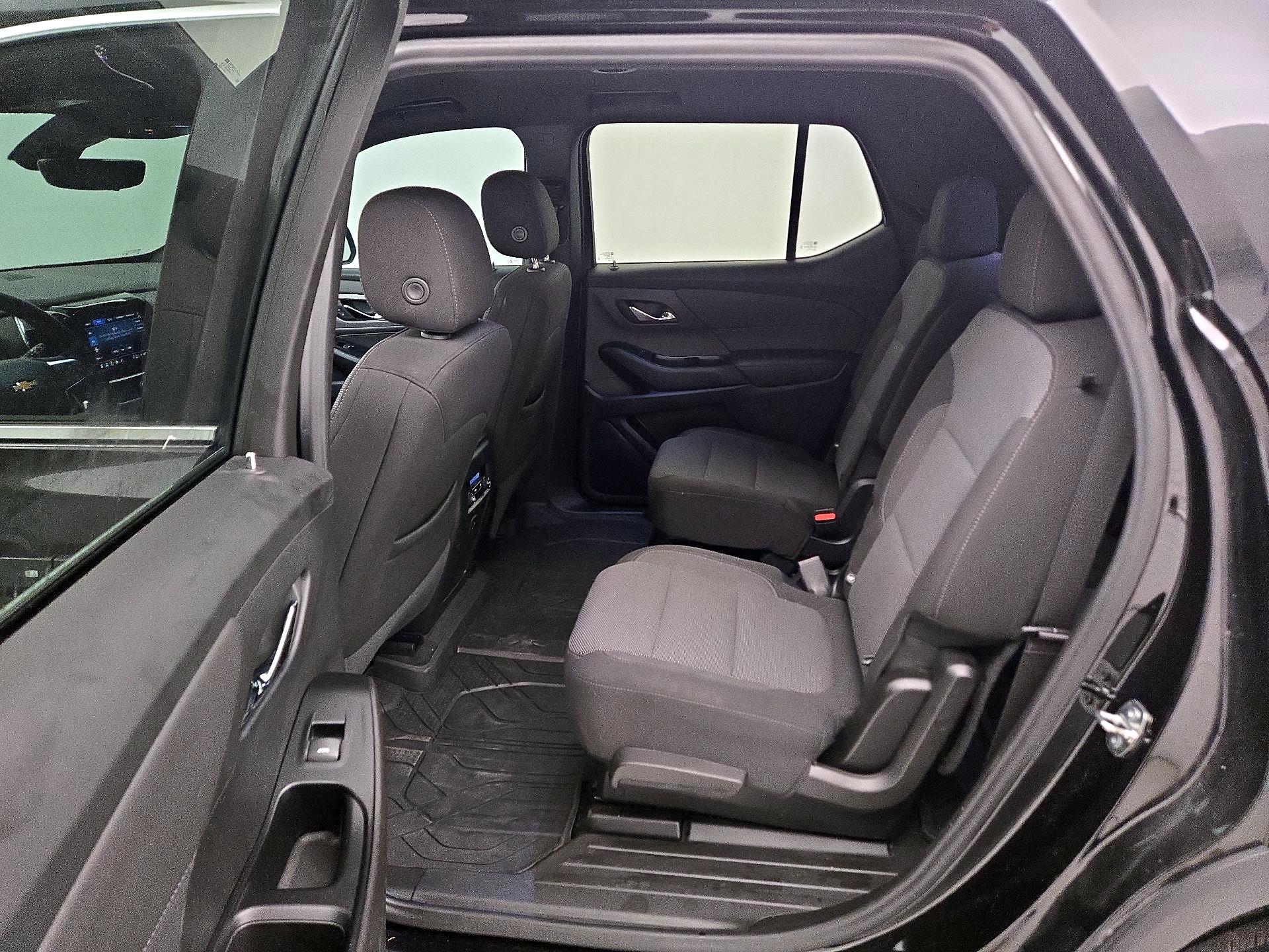 Thumbnail: 2023 Chevrolet Traverse - 19