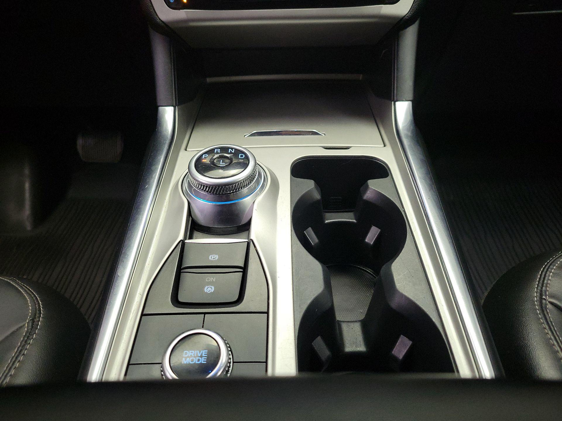 Thumbnail: 2022 Ford Explorer - 17