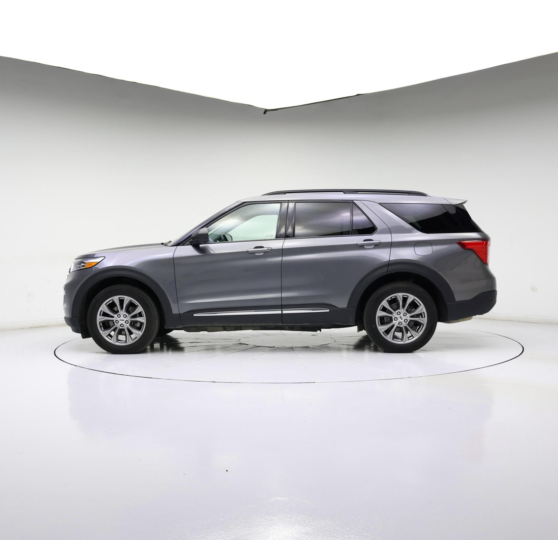 Thumbnail: 2022 Ford Explorer - 3