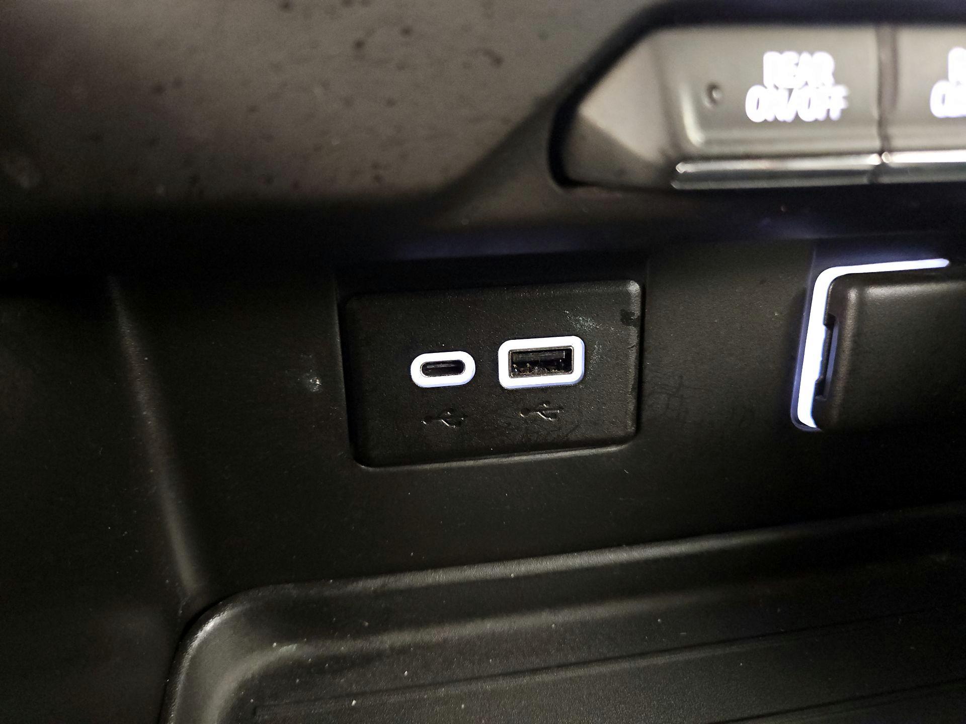 Thumbnail: 2023 GMC Yukon - 18