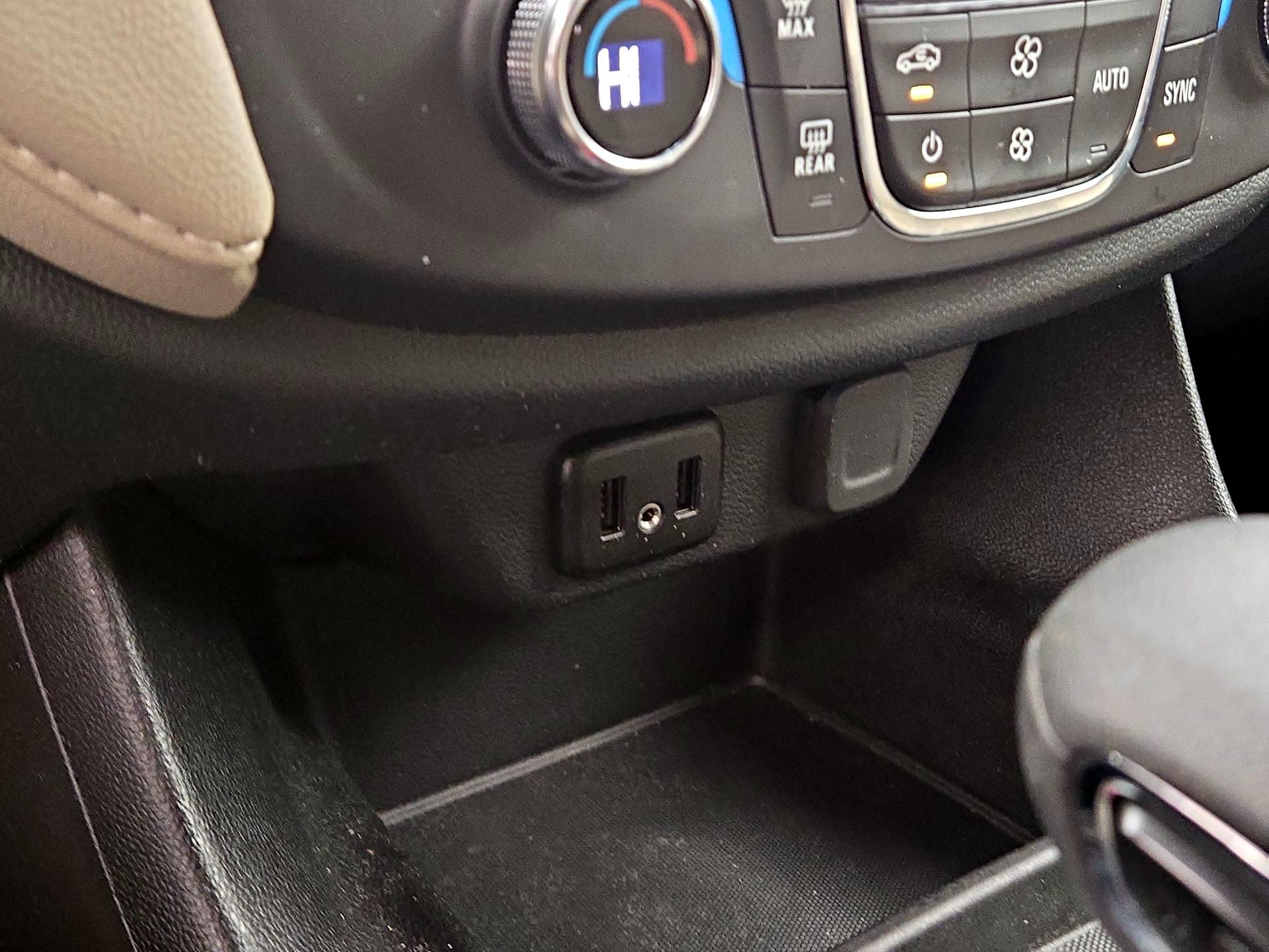 Thumbnail: 2023 Chevrolet Traverse - 18