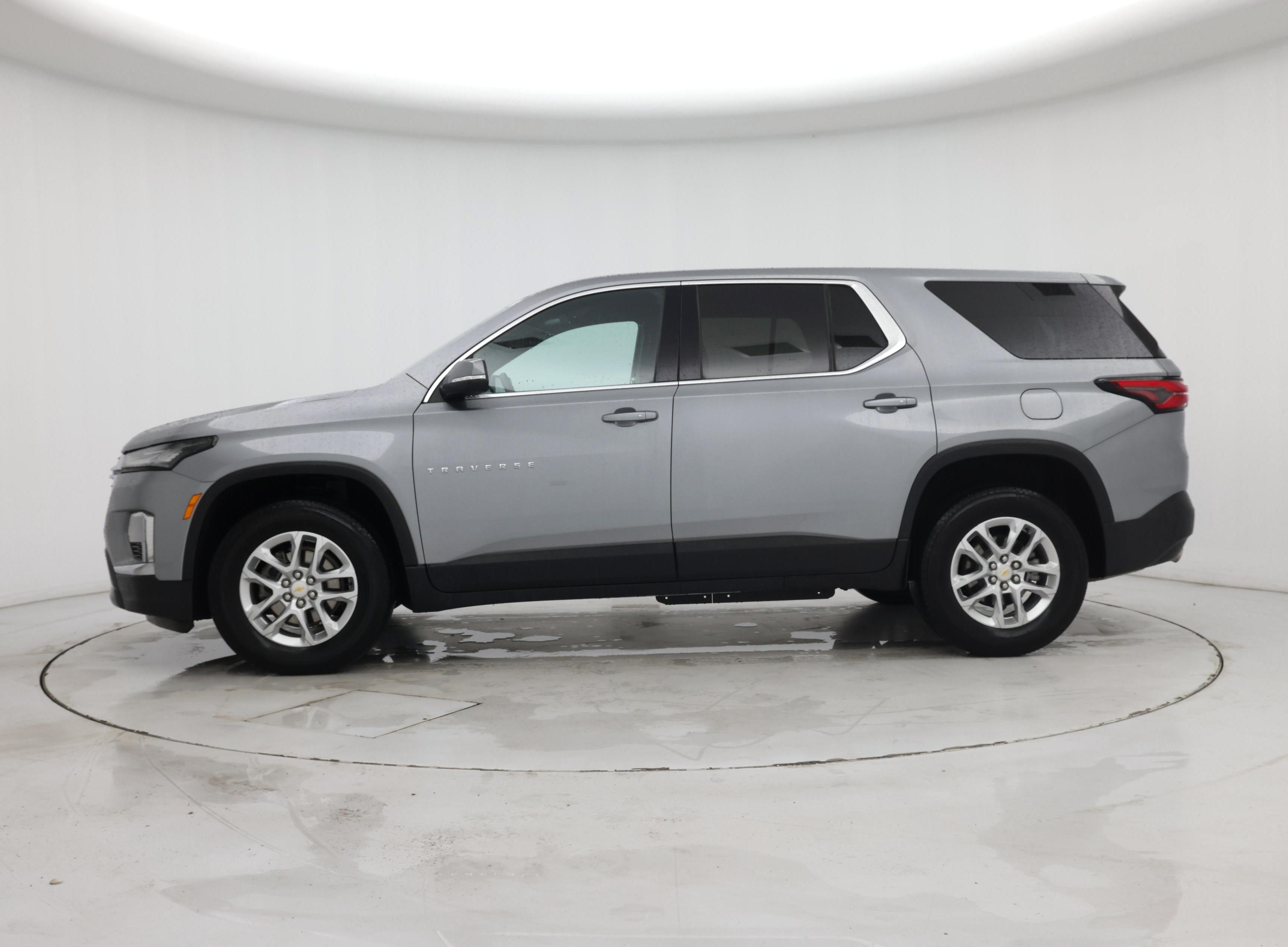 Thumbnail: 2023 Chevrolet Traverse - 3