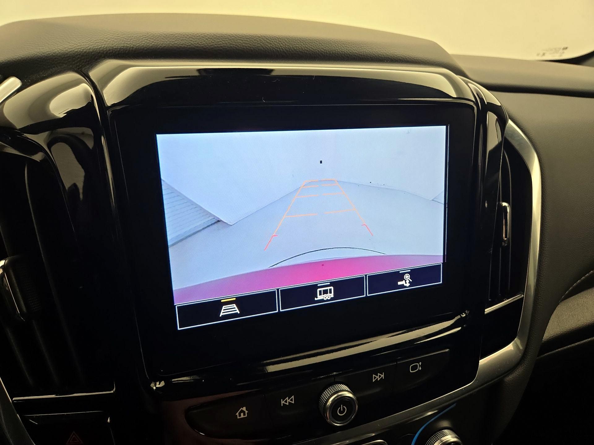 Thumbnail: 2023 Chevrolet Traverse - 14