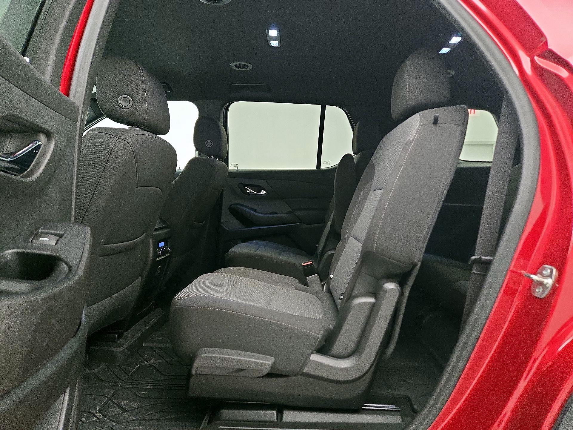 Thumbnail: 2023 Chevrolet Traverse - 19