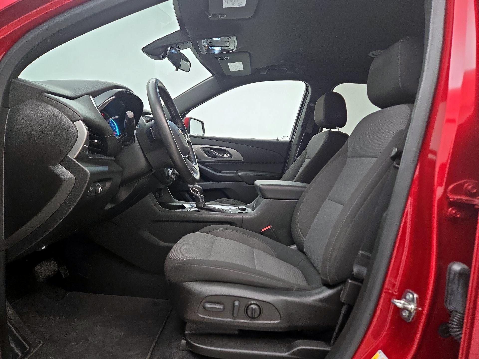 Thumbnail: 2023 Chevrolet Traverse - 11