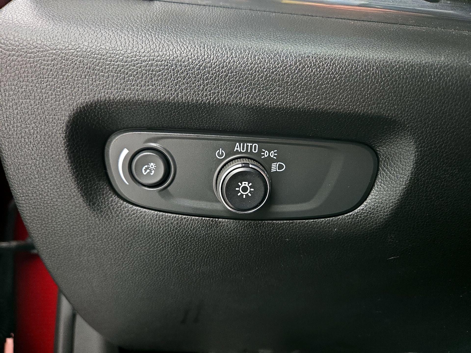 Thumbnail: 2023 Chevrolet Traverse - 13