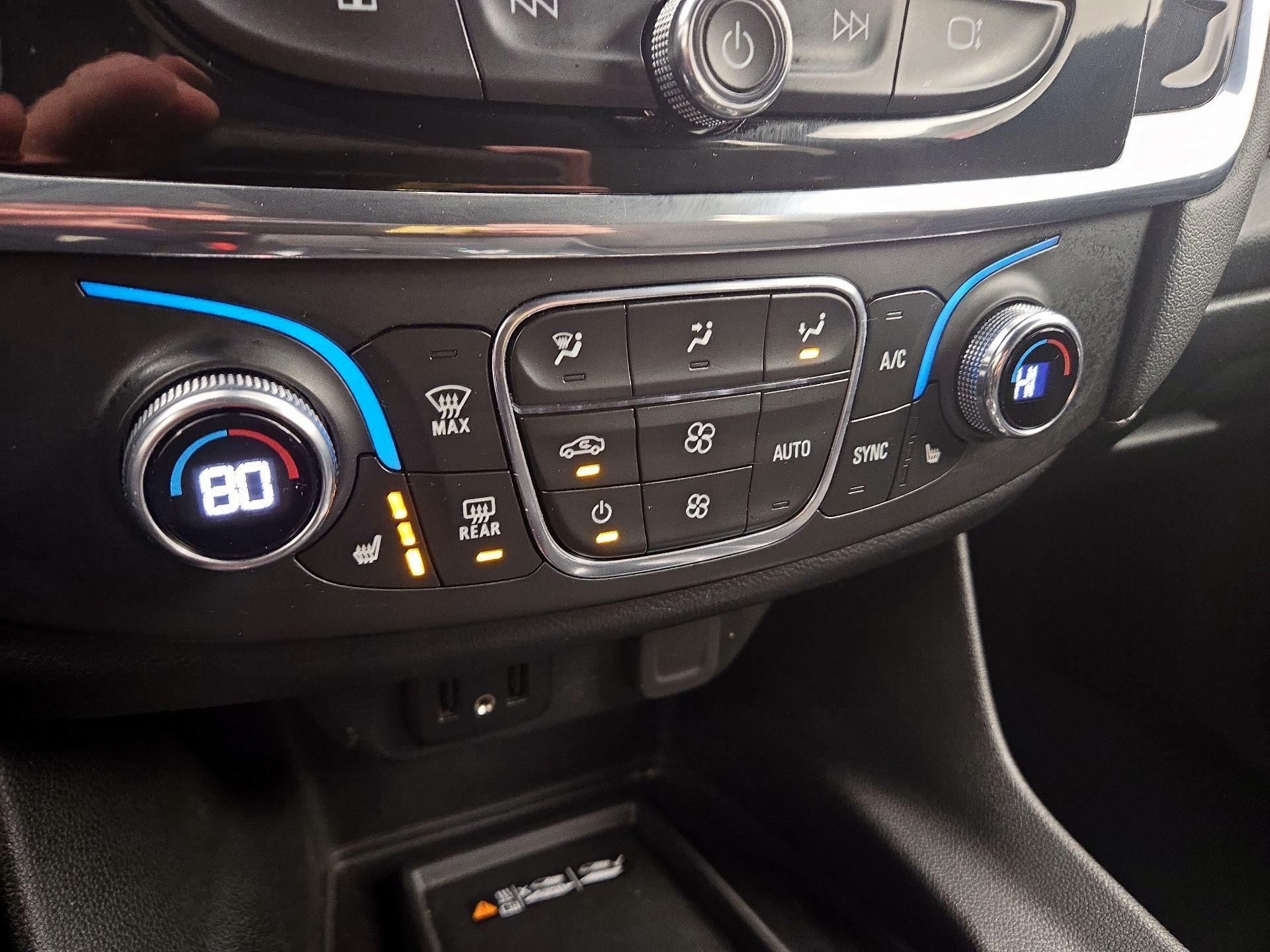 Thumbnail: 2023 Chevrolet Traverse - 16