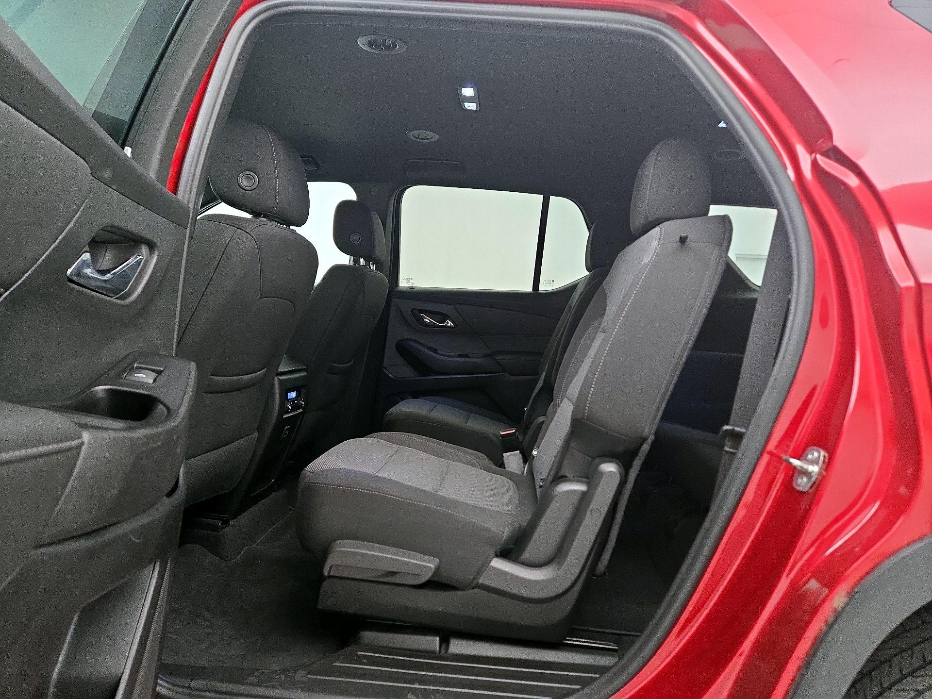 Thumbnail: 2023 Chevrolet Traverse - 19