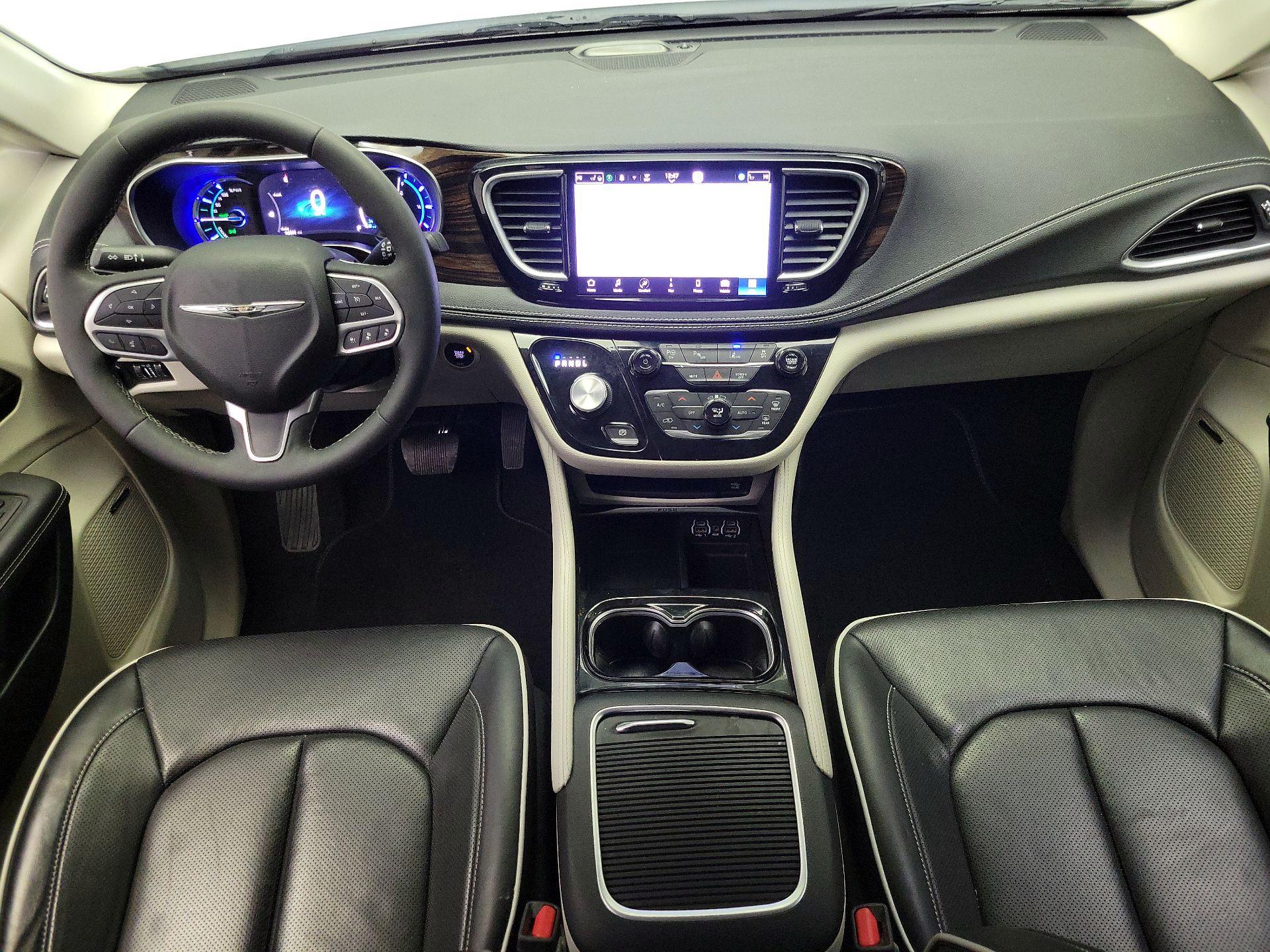 Thumbnail: 2023 Chrysler Pacifica - 9