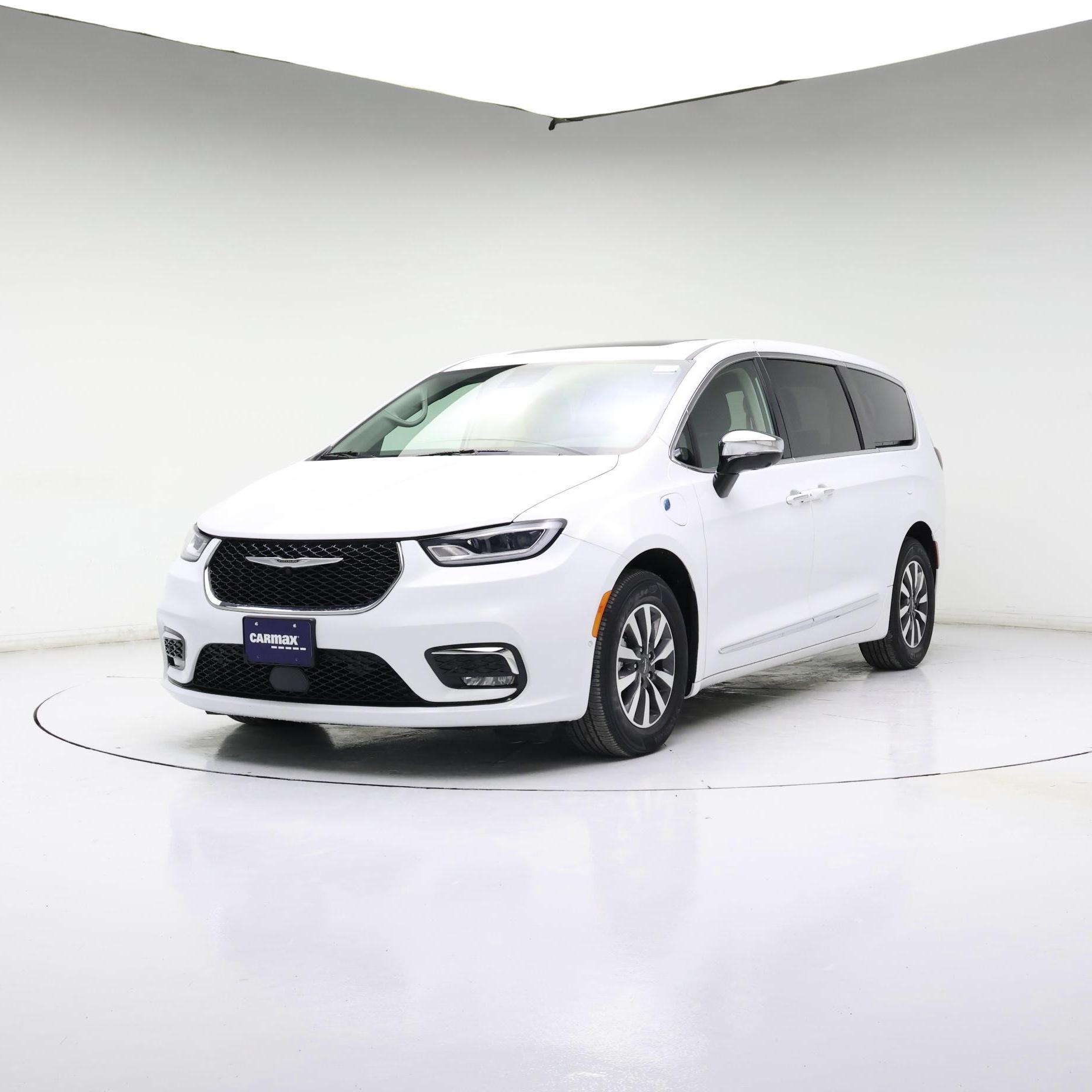 Thumbnail: 2023 Chrysler Pacifica - 4