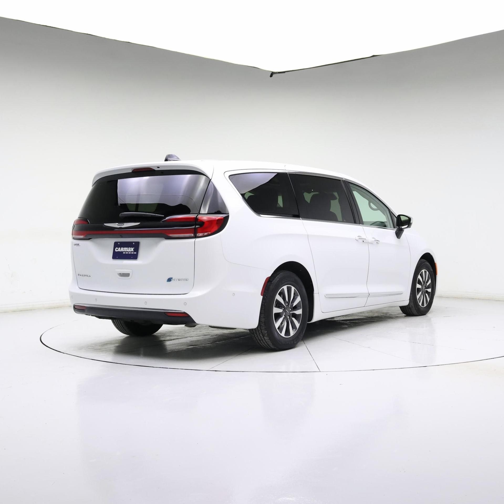 Thumbnail: 2023 Chrysler Pacifica - 8