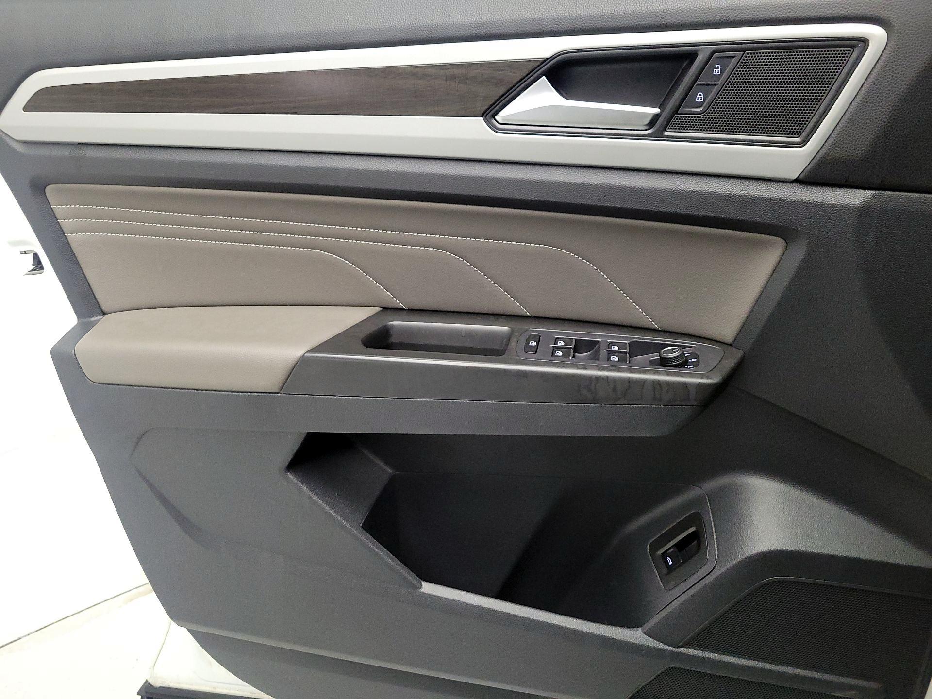 Thumbnail: 2022 Volkswagen Atlas - 12