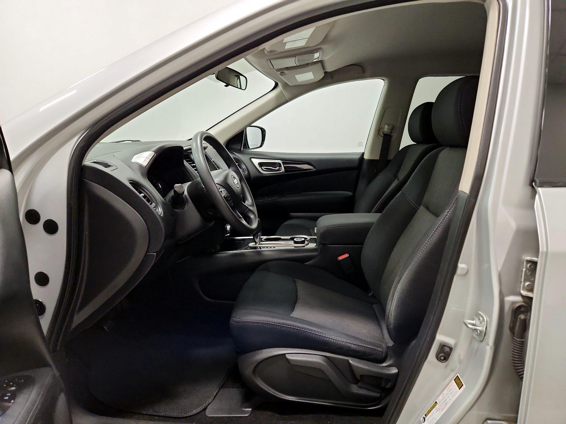 Thumbnail: 2017 Nissan Pathfinder - 11