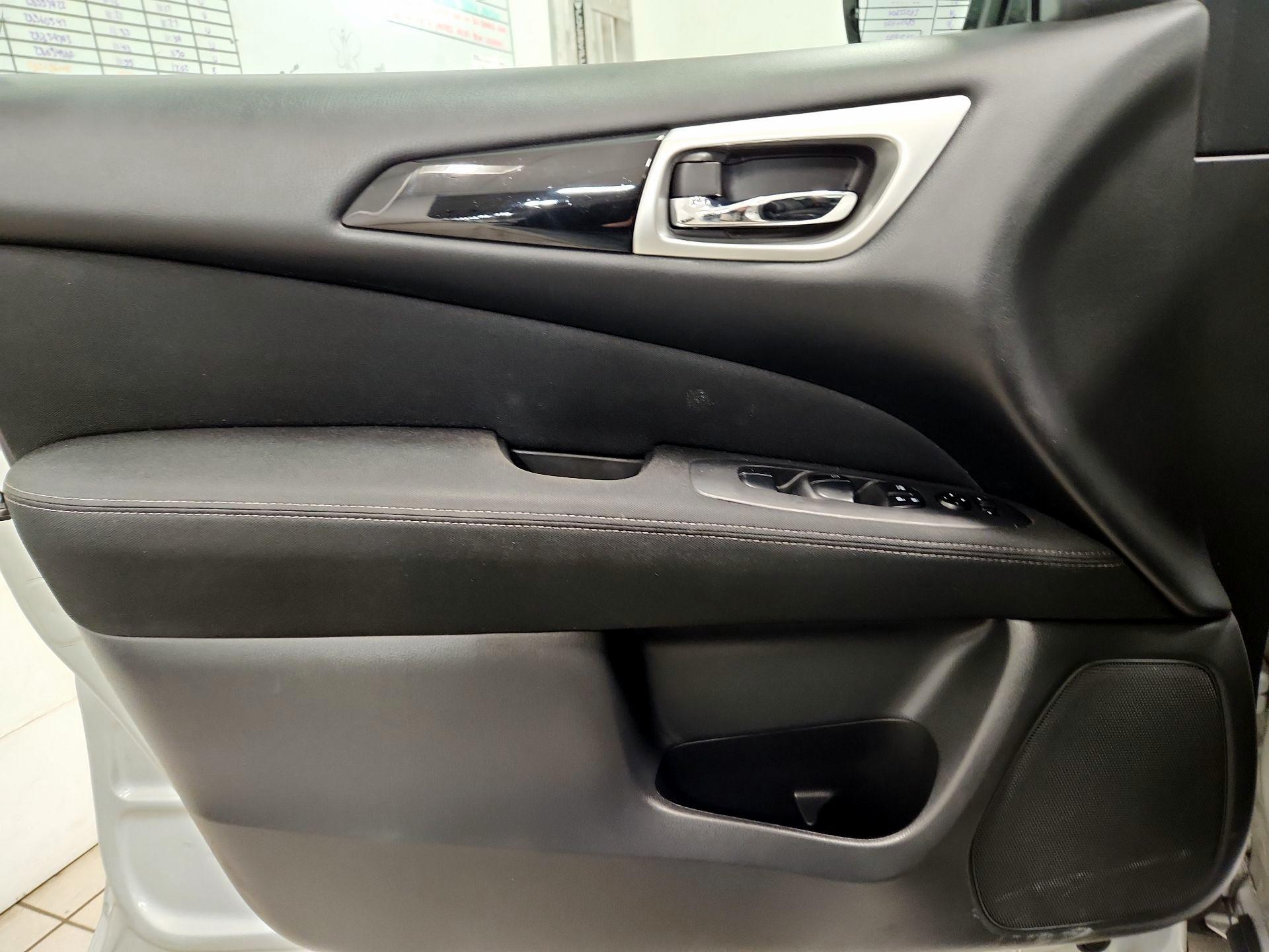 Thumbnail: 2017 Nissan Pathfinder - 12