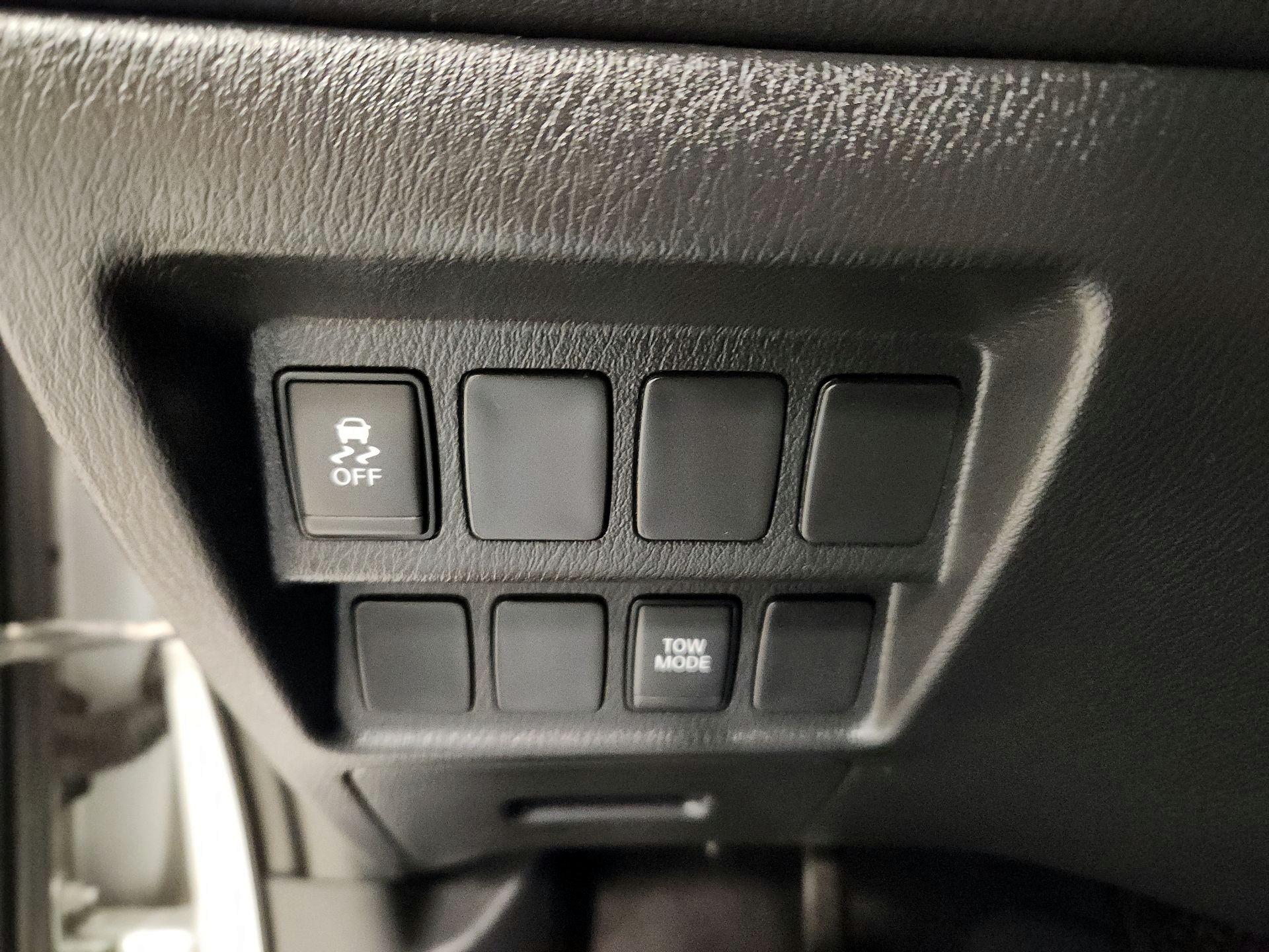 Thumbnail: 2017 Nissan Pathfinder - 13