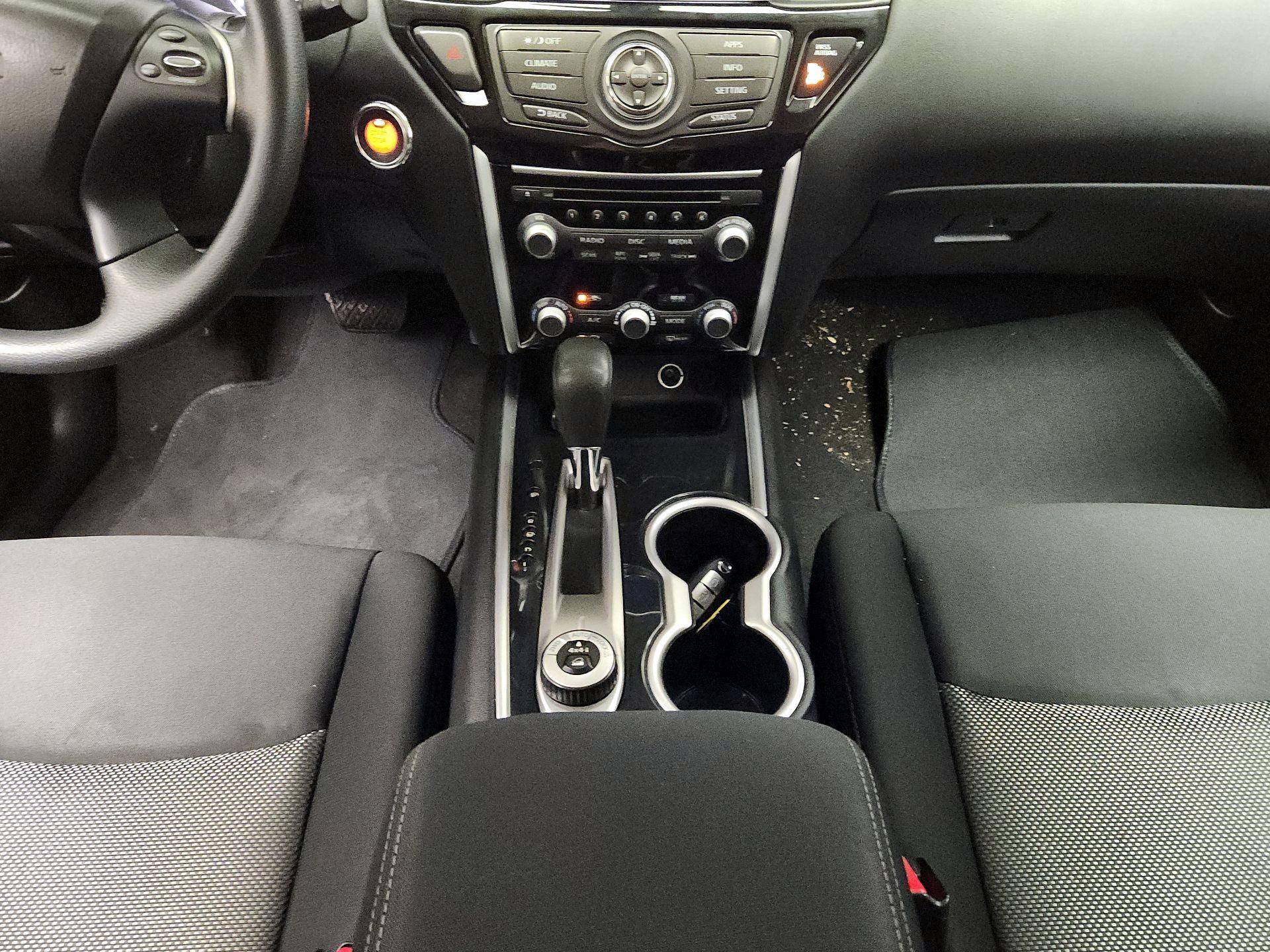 Thumbnail: 2017 Nissan Pathfinder - 17