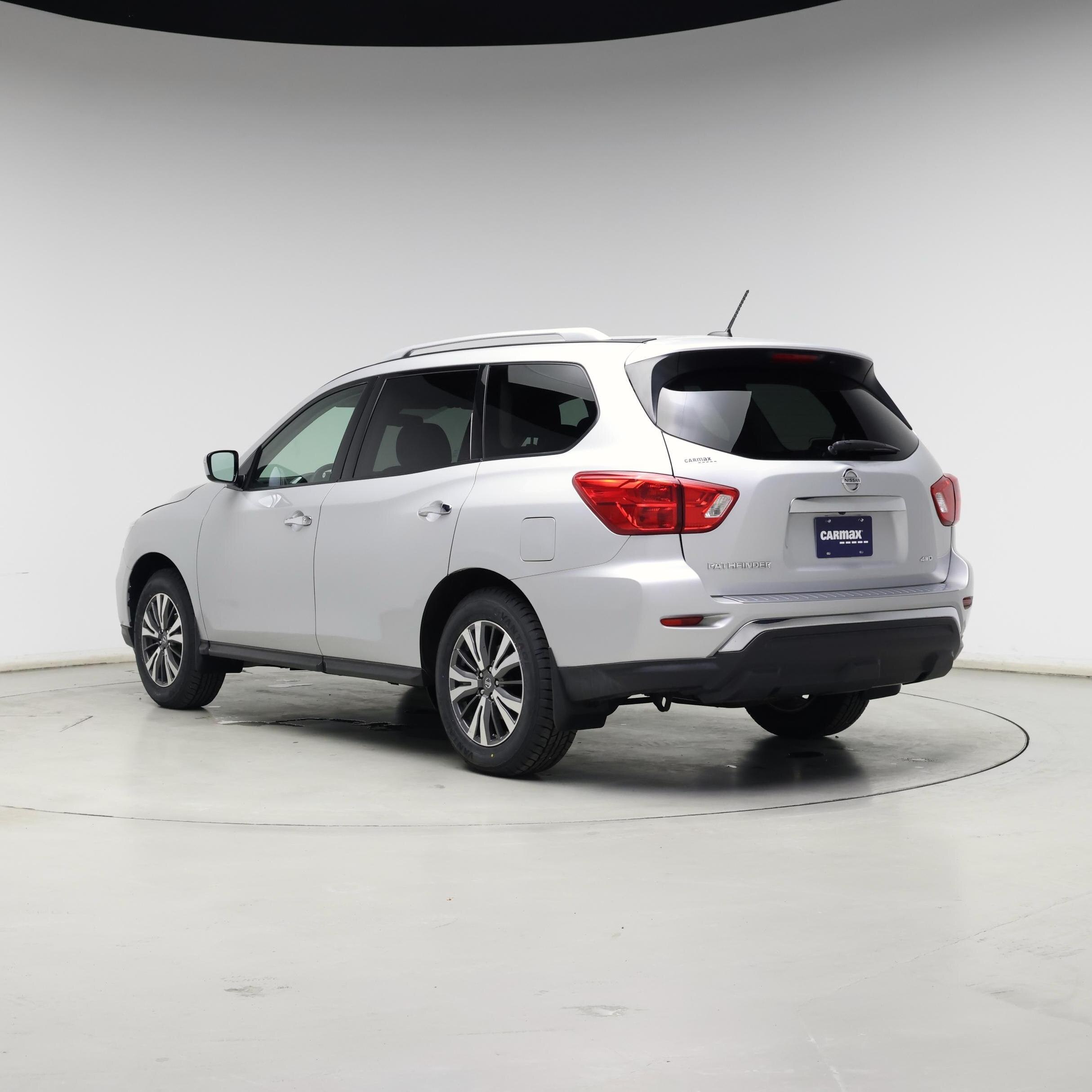 Thumbnail: 2017 Nissan Pathfinder - 2