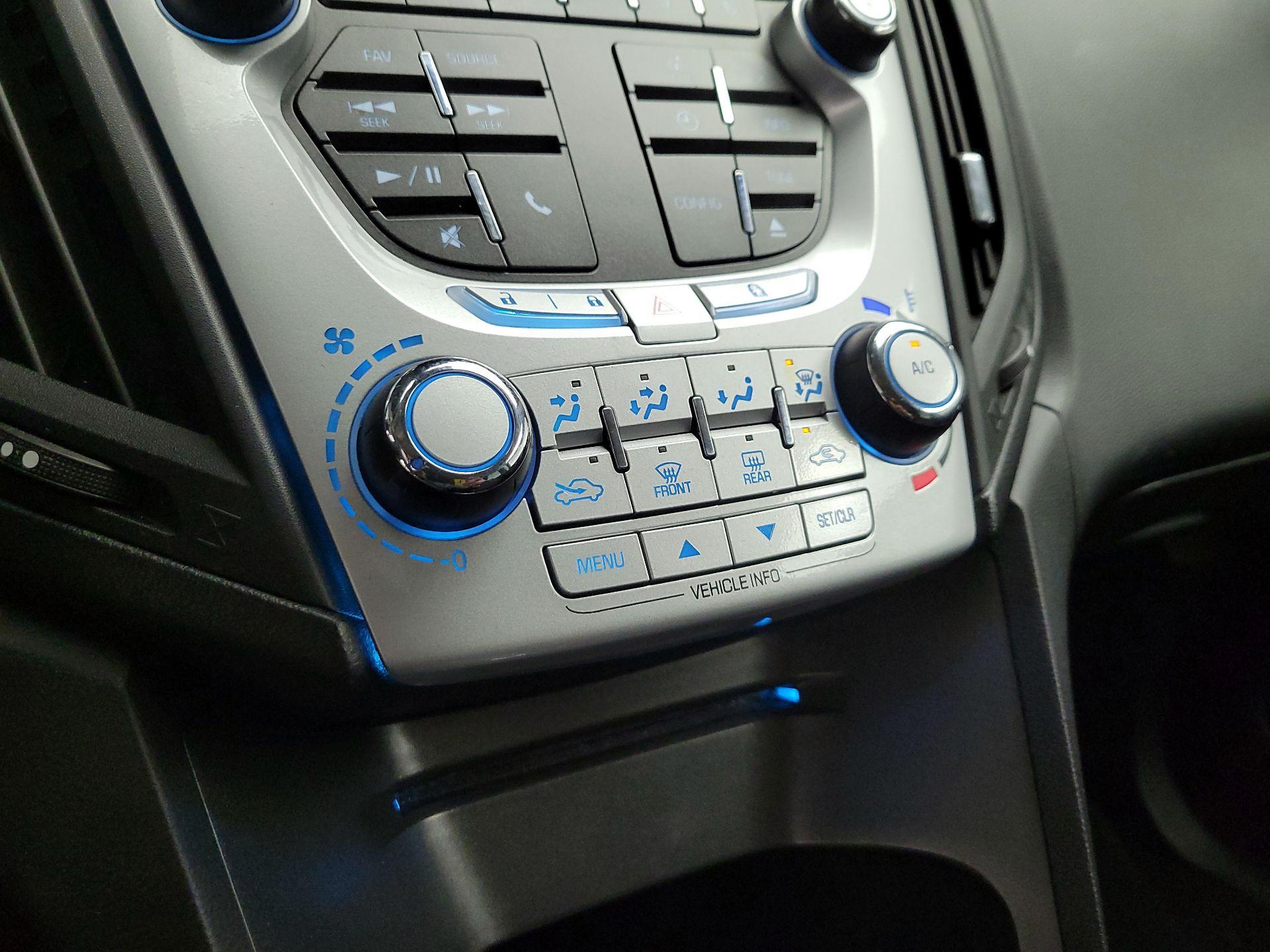 Thumbnail: 2015 Chevrolet Equinox - 14