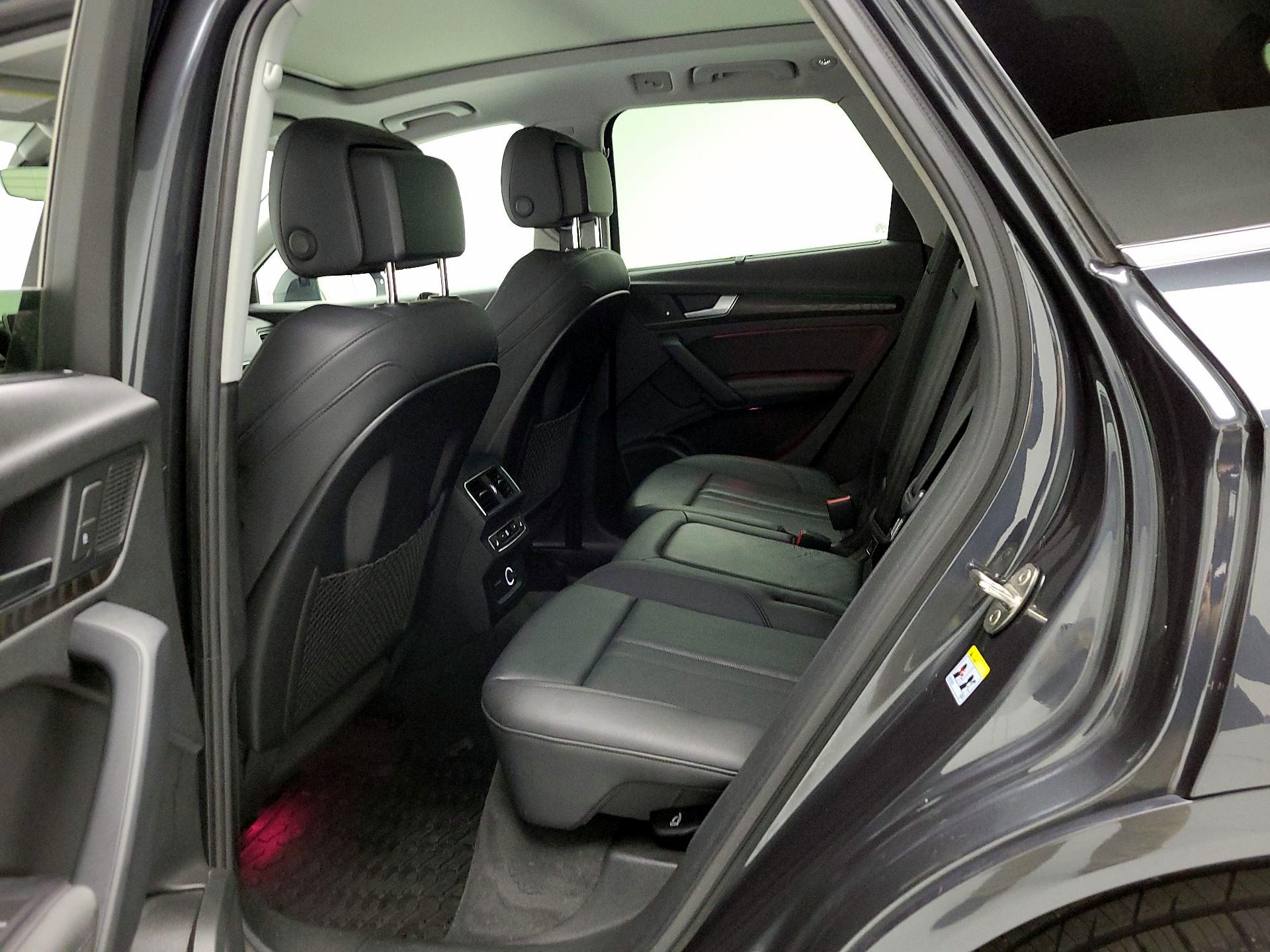 Thumbnail: 2019 Audi Q5 - 19