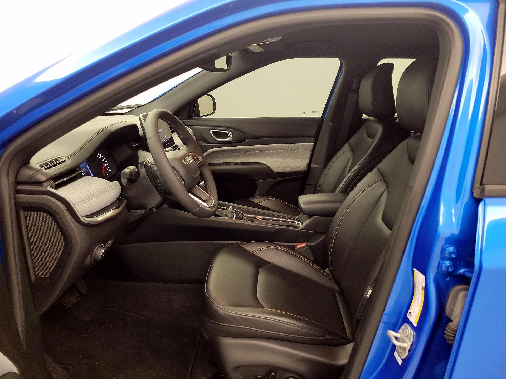 Thumbnail: 2024 Jeep Compass - 11