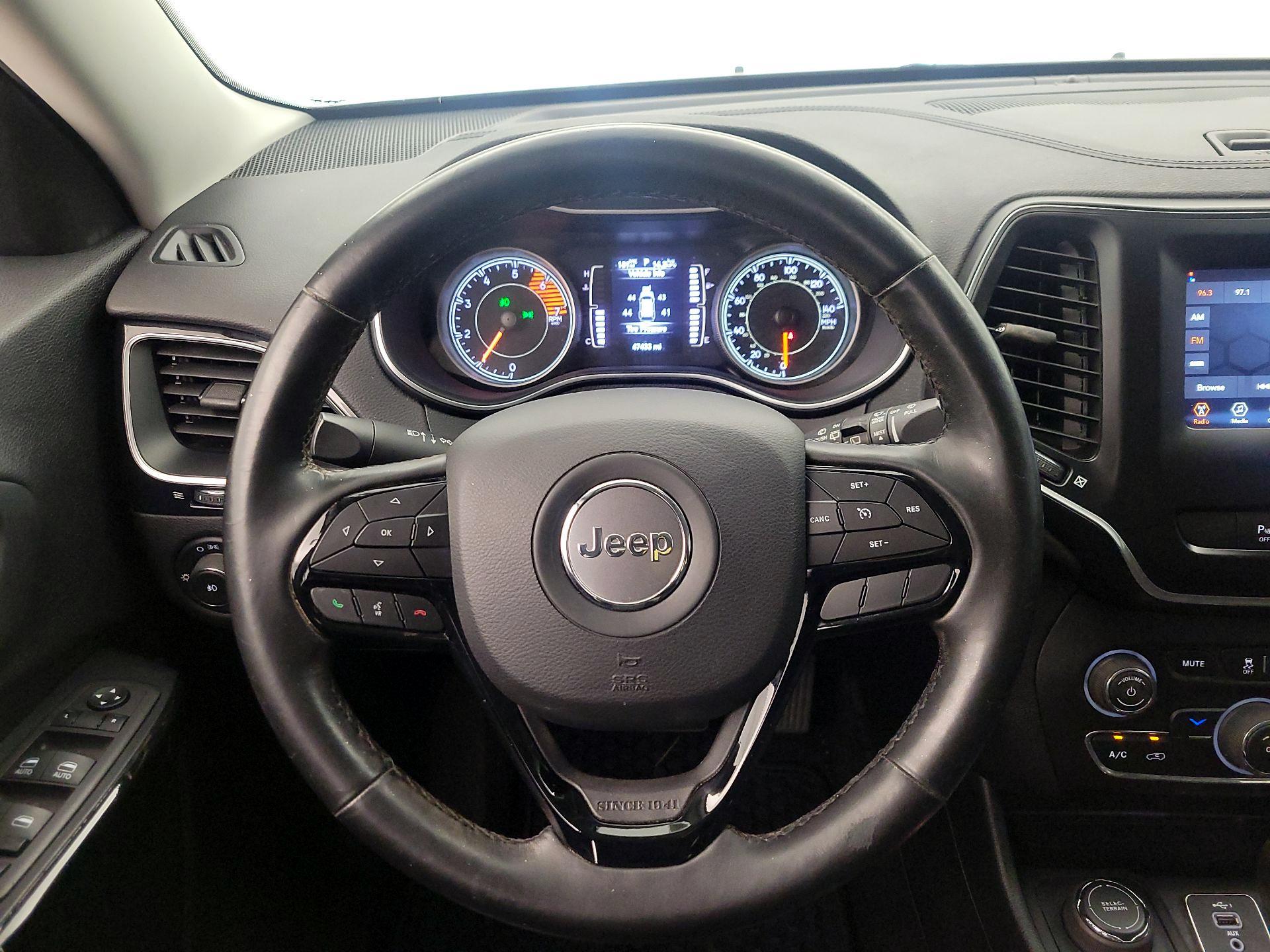 Thumbnail: 2020 Jeep Cherokee - 10