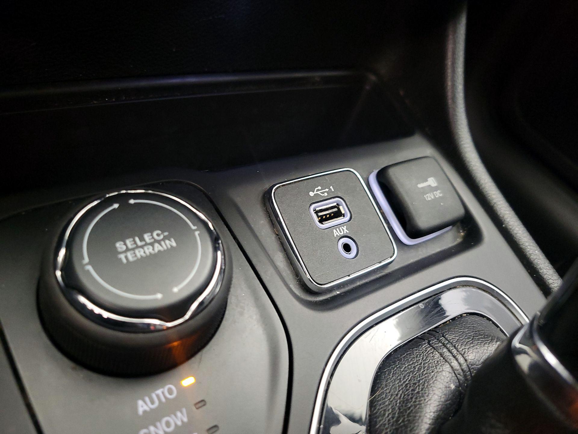 Thumbnail: 2020 Jeep Cherokee - 18