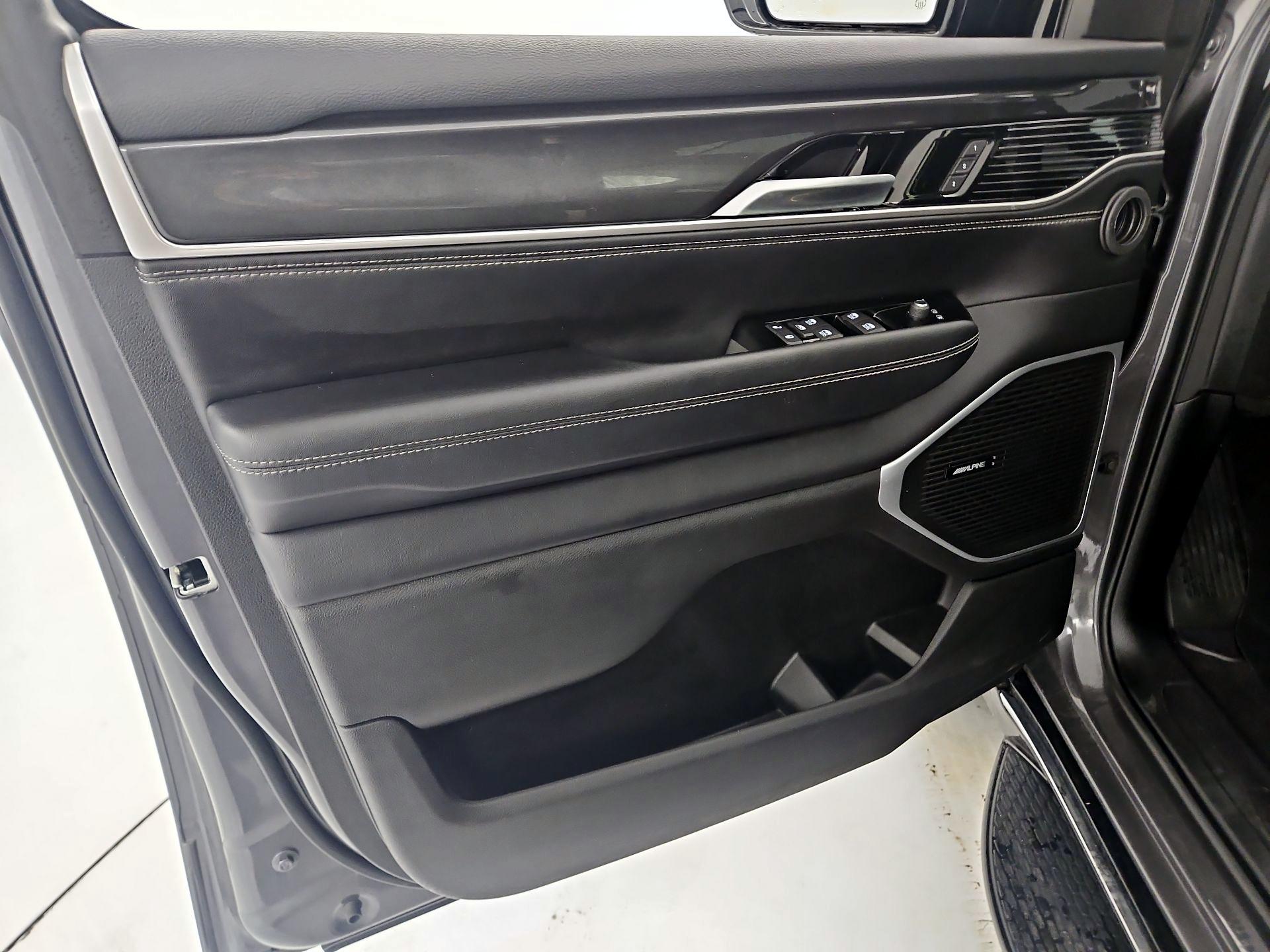 Thumbnail: 2023 Jeep Wagoneer - 12