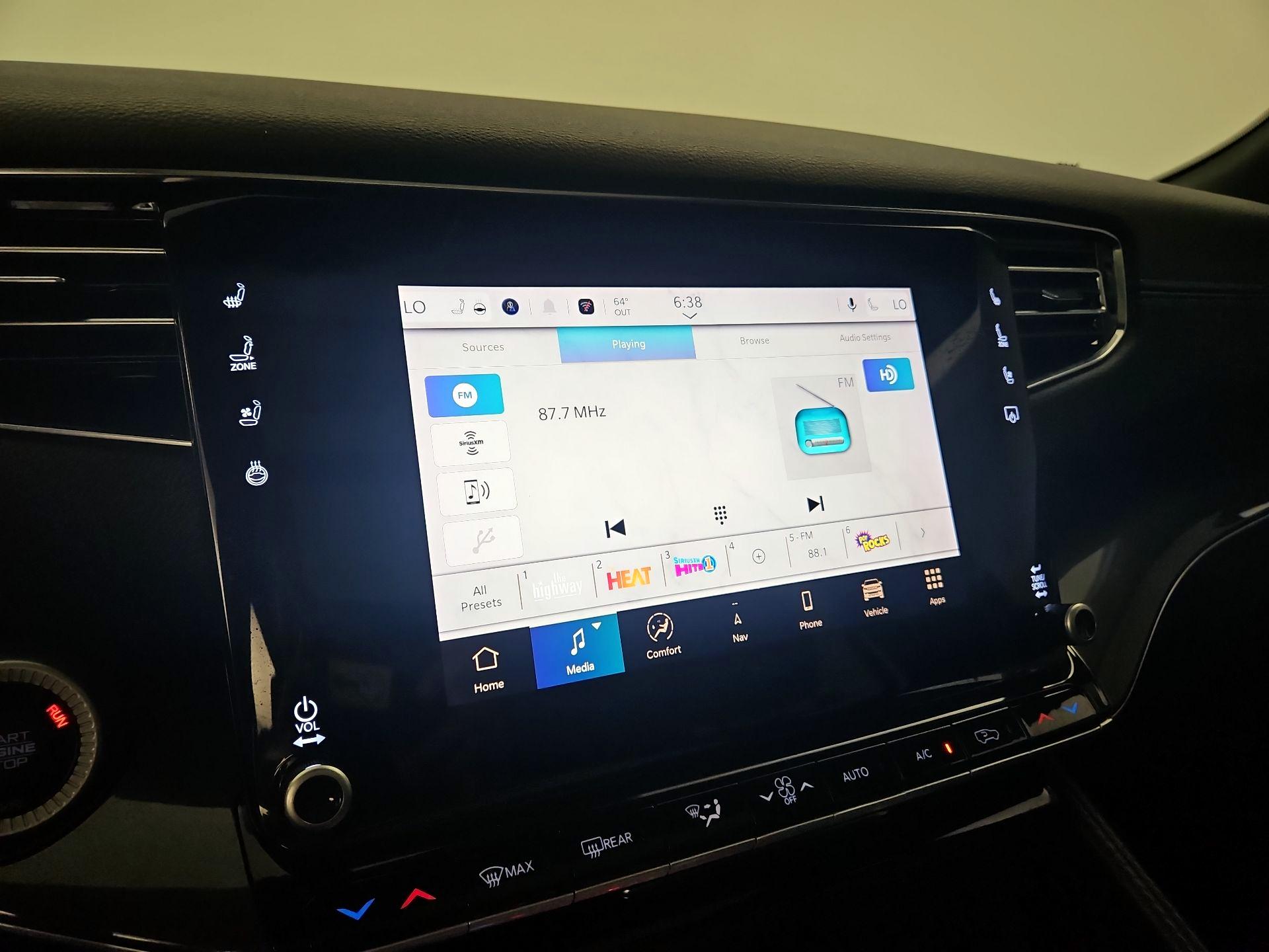 Thumbnail: 2023 Jeep Wagoneer - 16