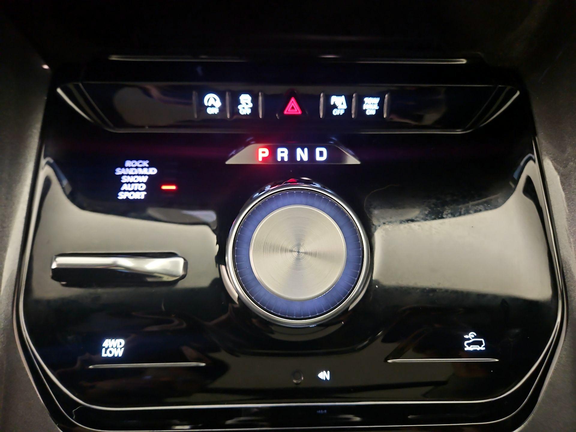 Thumbnail: 2023 Jeep Wagoneer - 18