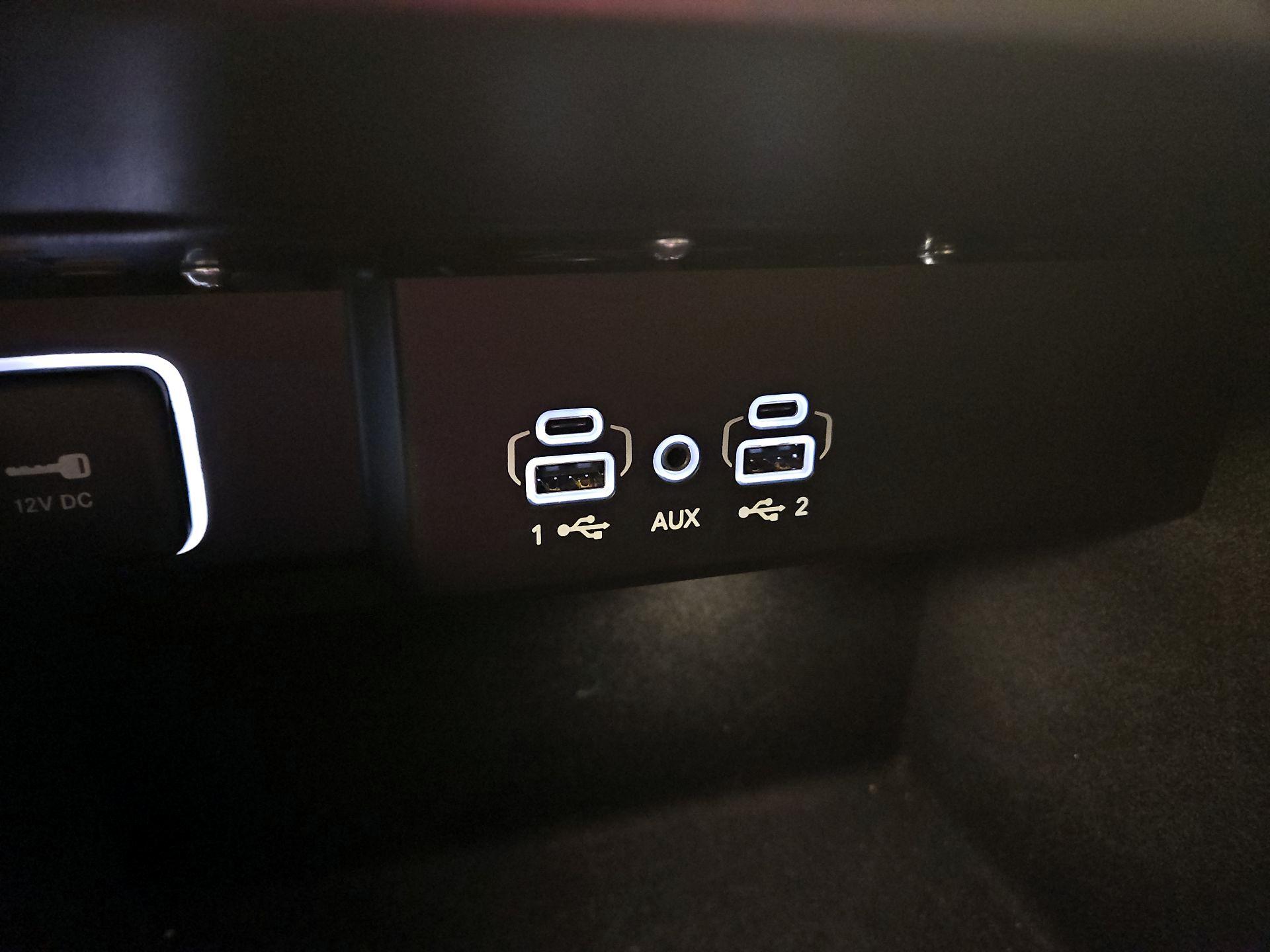 Thumbnail: 2023 Jeep Wagoneer - 19