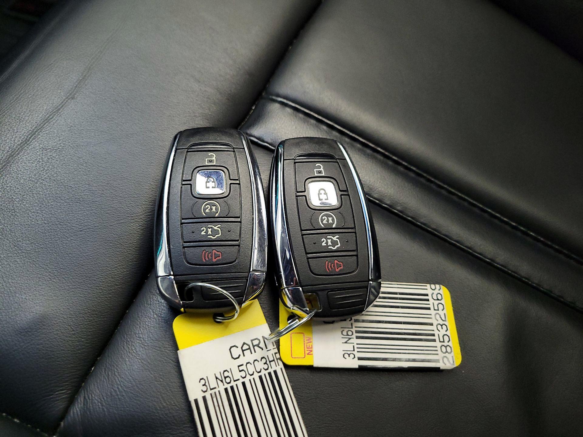 Thumbnail: 2017 Lincoln MKZ - 18