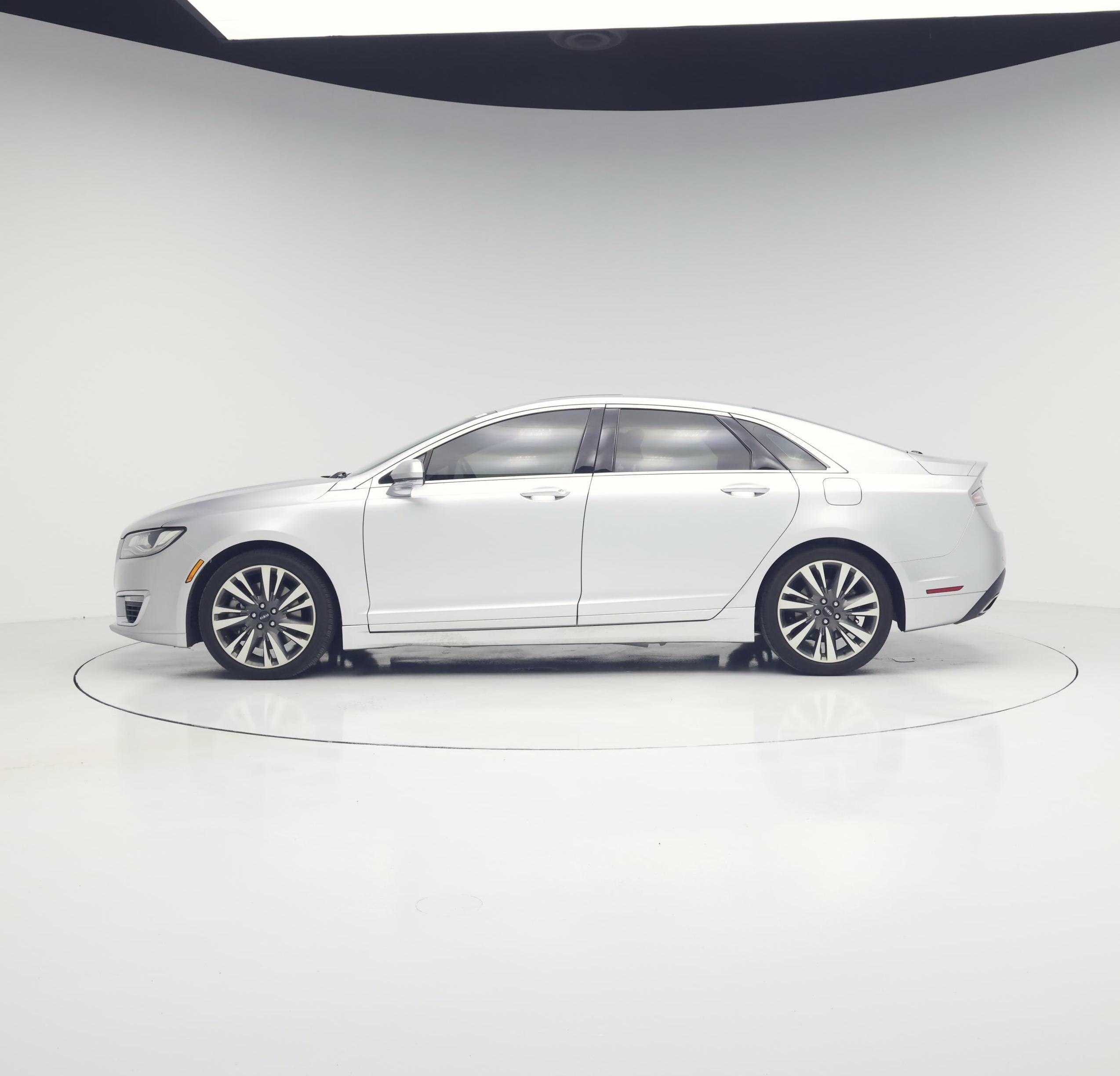 Thumbnail: 2017 Lincoln MKZ - 3