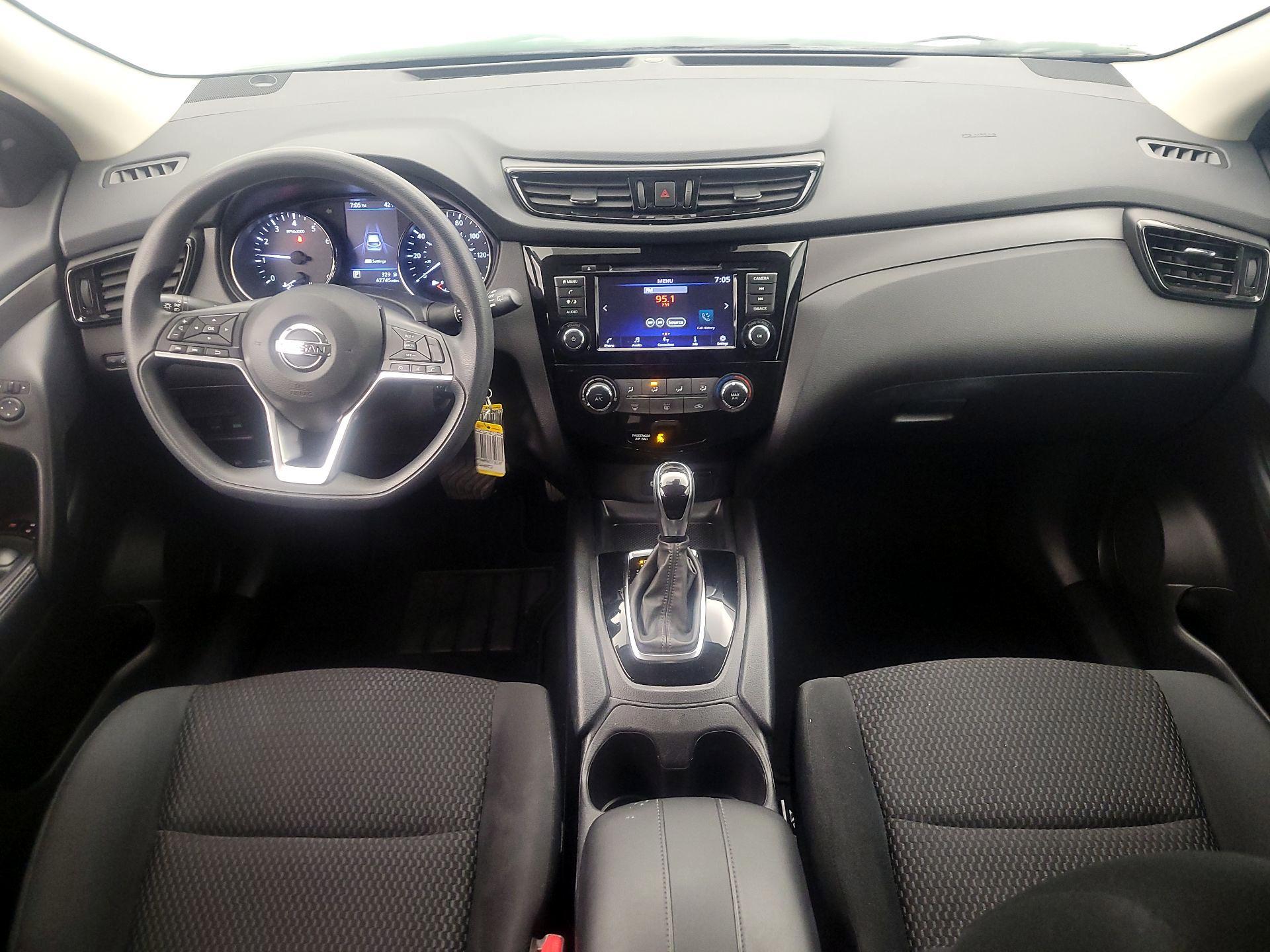 Thumbnail: 2022 Nissan Rogue Sport - 9