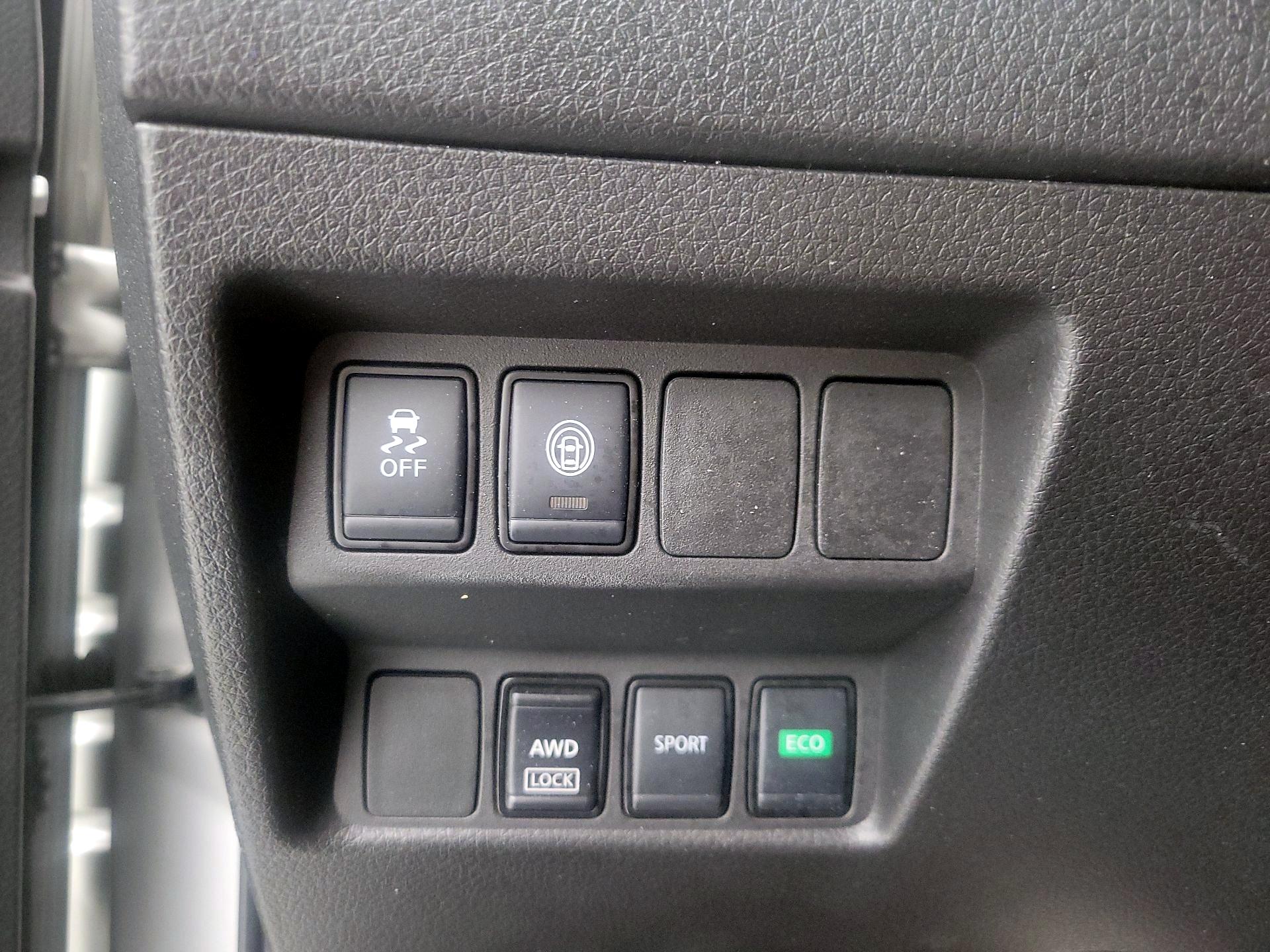 Thumbnail: 2022 Nissan Rogue Sport - 13