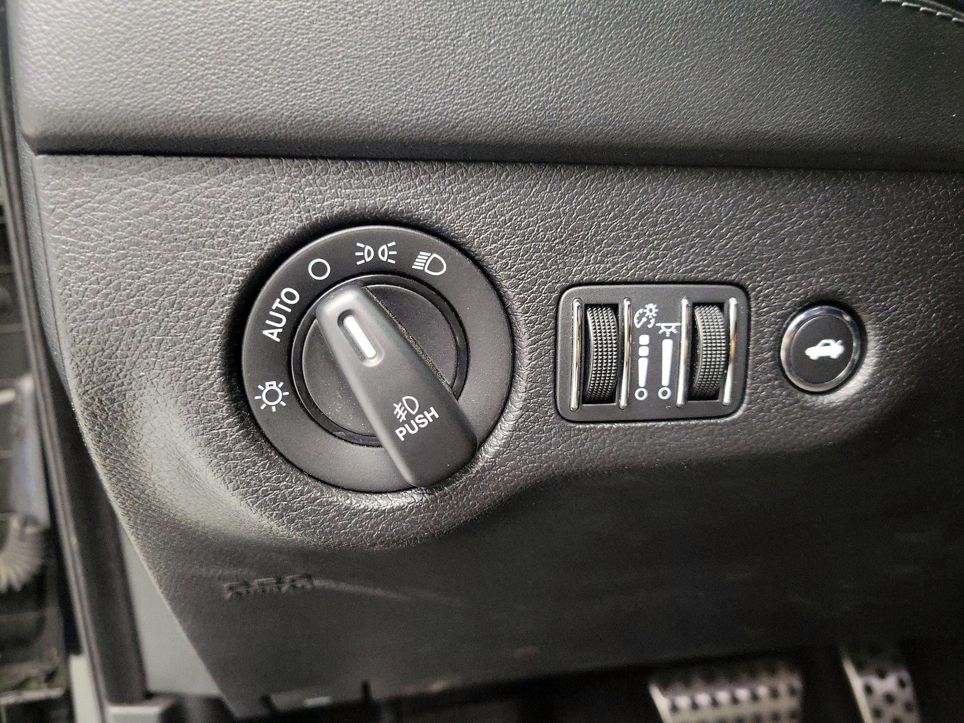 Thumbnail: 2020 Dodge Charger - 13