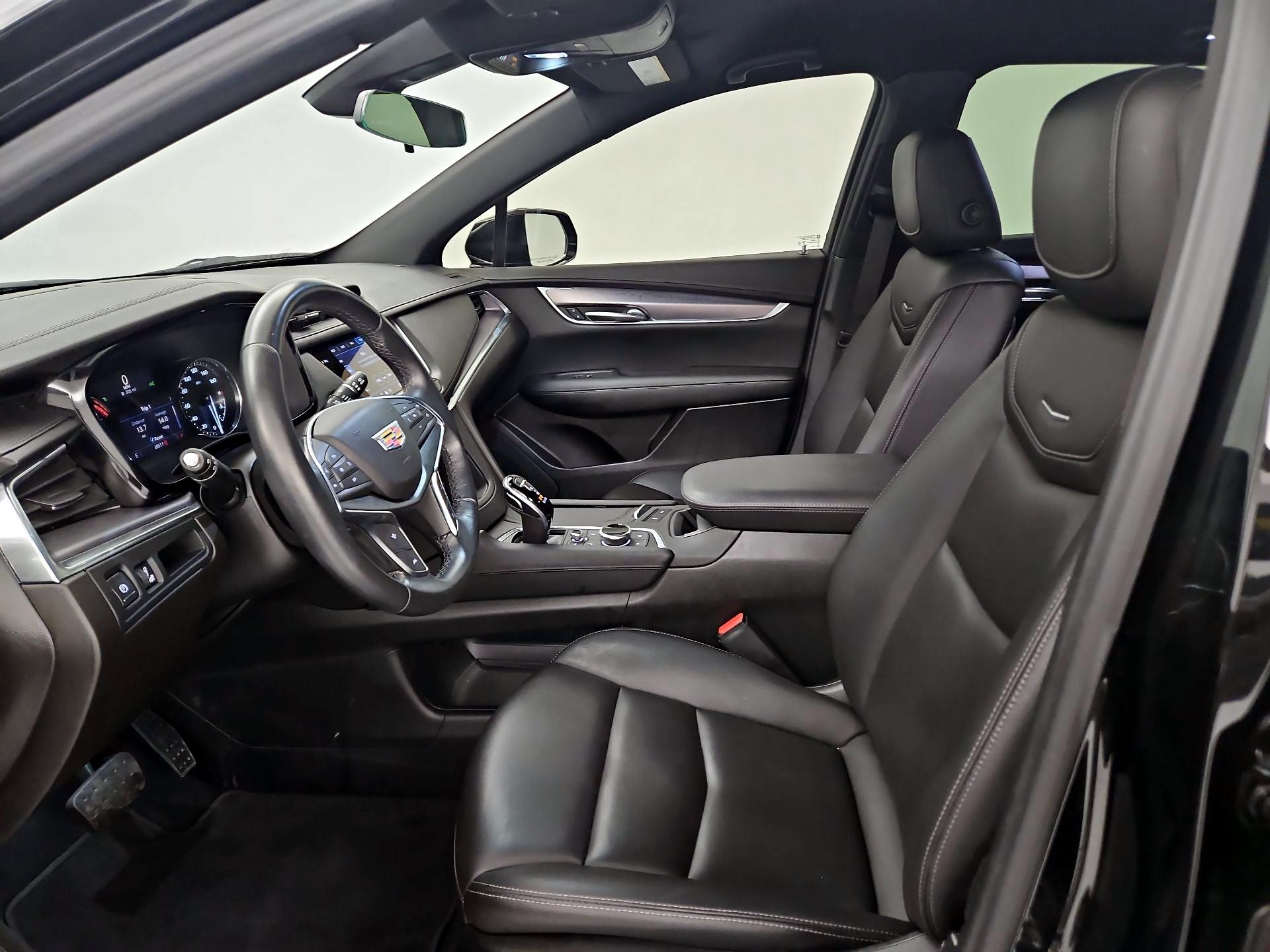 Thumbnail: 2022 Cadillac XT5 - 11