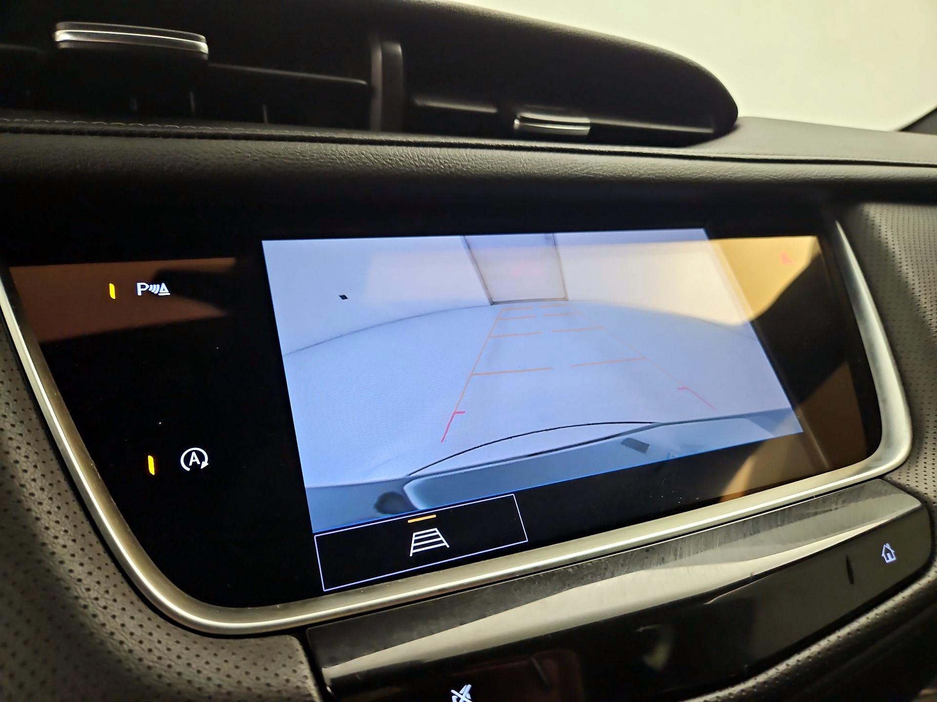 Thumbnail: 2022 Cadillac XT5 - 14