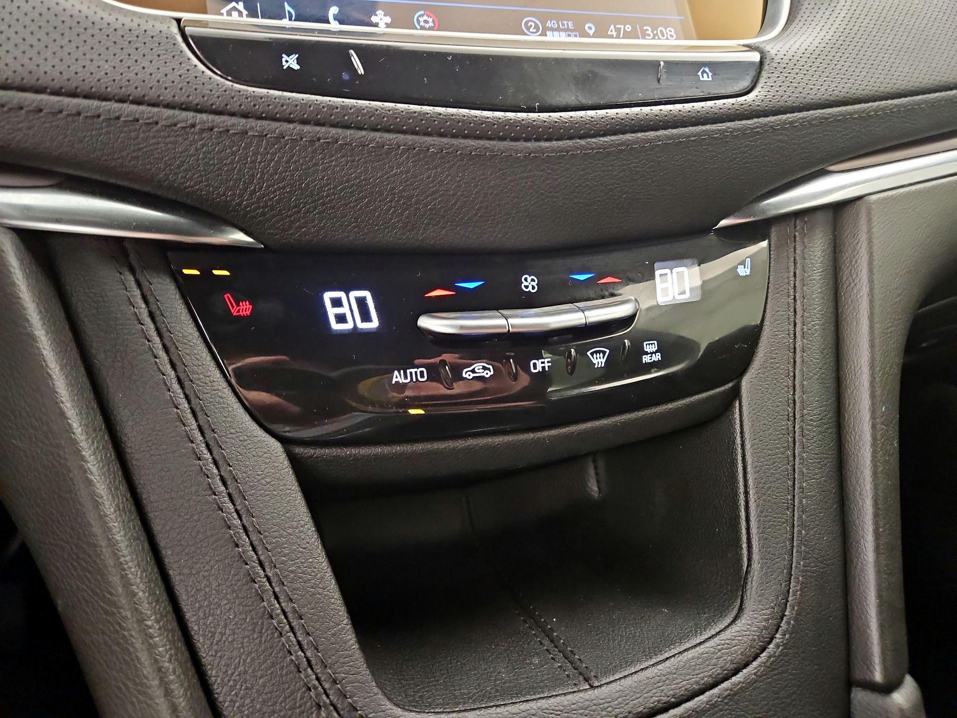 Thumbnail: 2022 Cadillac XT5 - 16