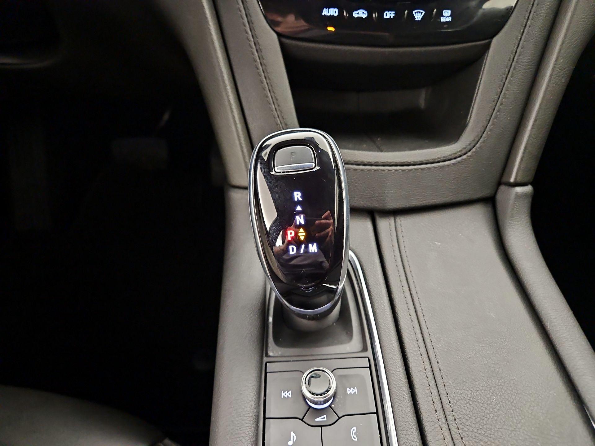 Thumbnail: 2022 Cadillac XT5 - 17