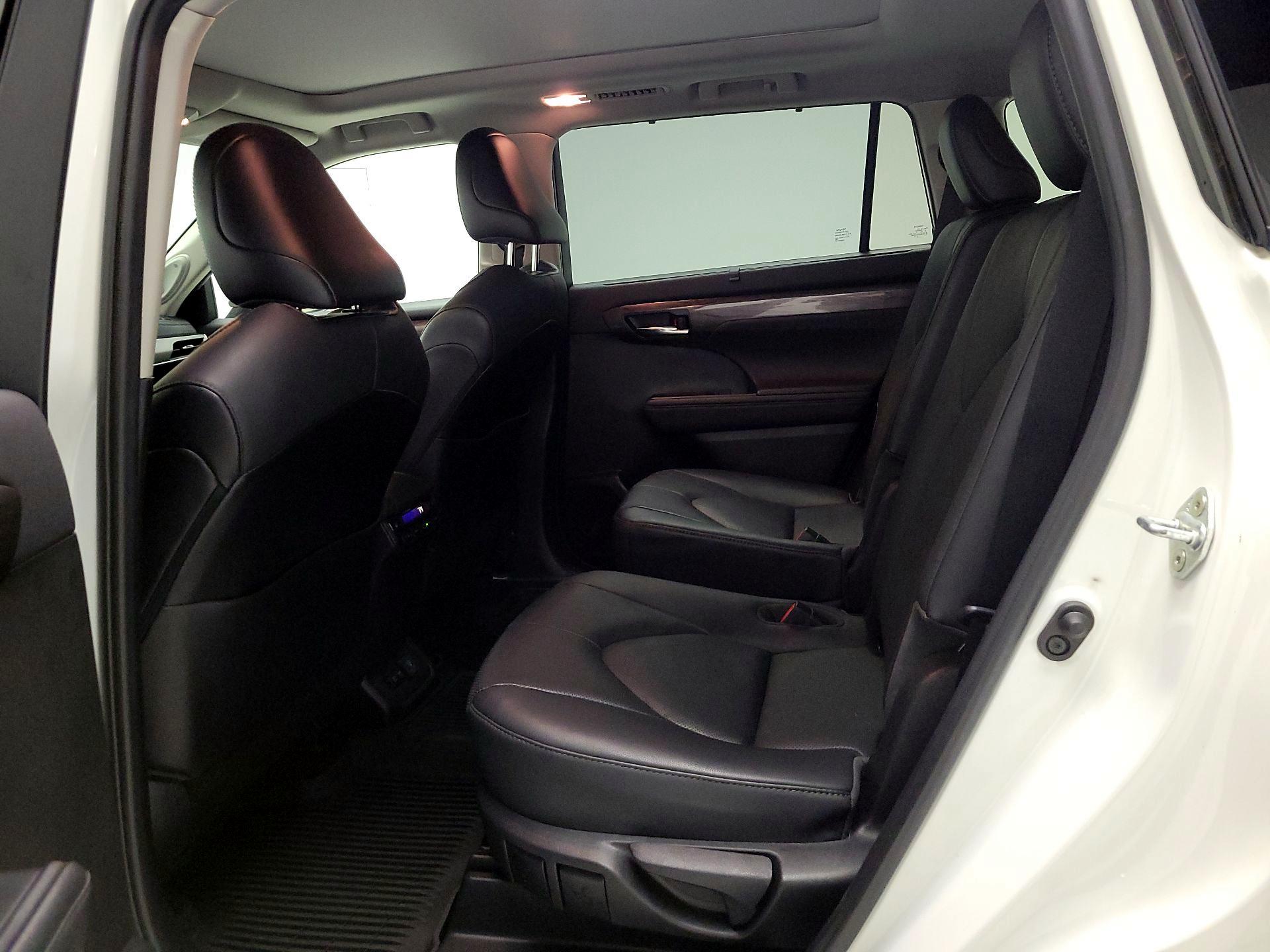 Thumbnail: 2021 Toyota Highlander - 19